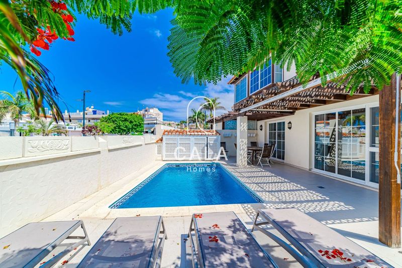 Chalet Independiente en venta La Caleta, Santa Cruz Tenerife. Ref: 1273. Cala Homes