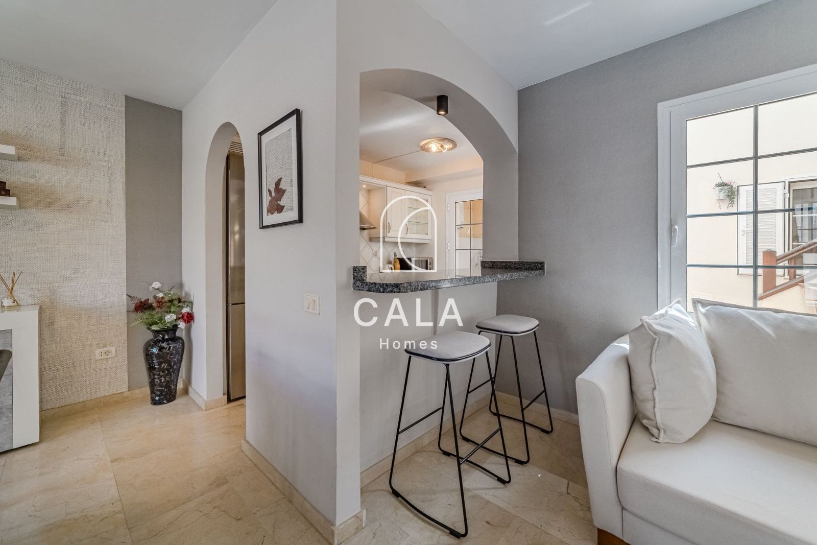 5-bedroom house with sea views in La Caleta