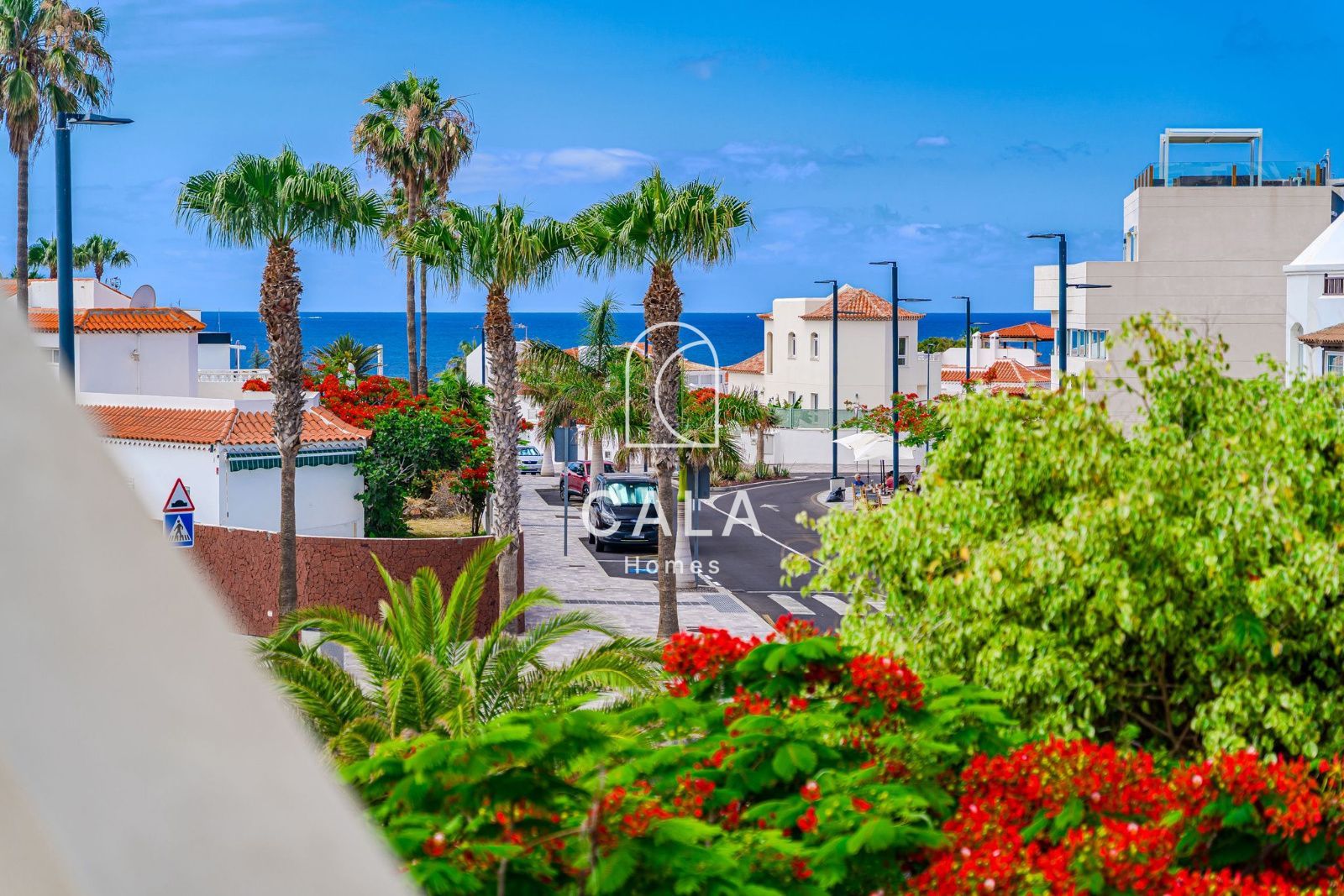 5-bedroom house with sea views in La Caleta