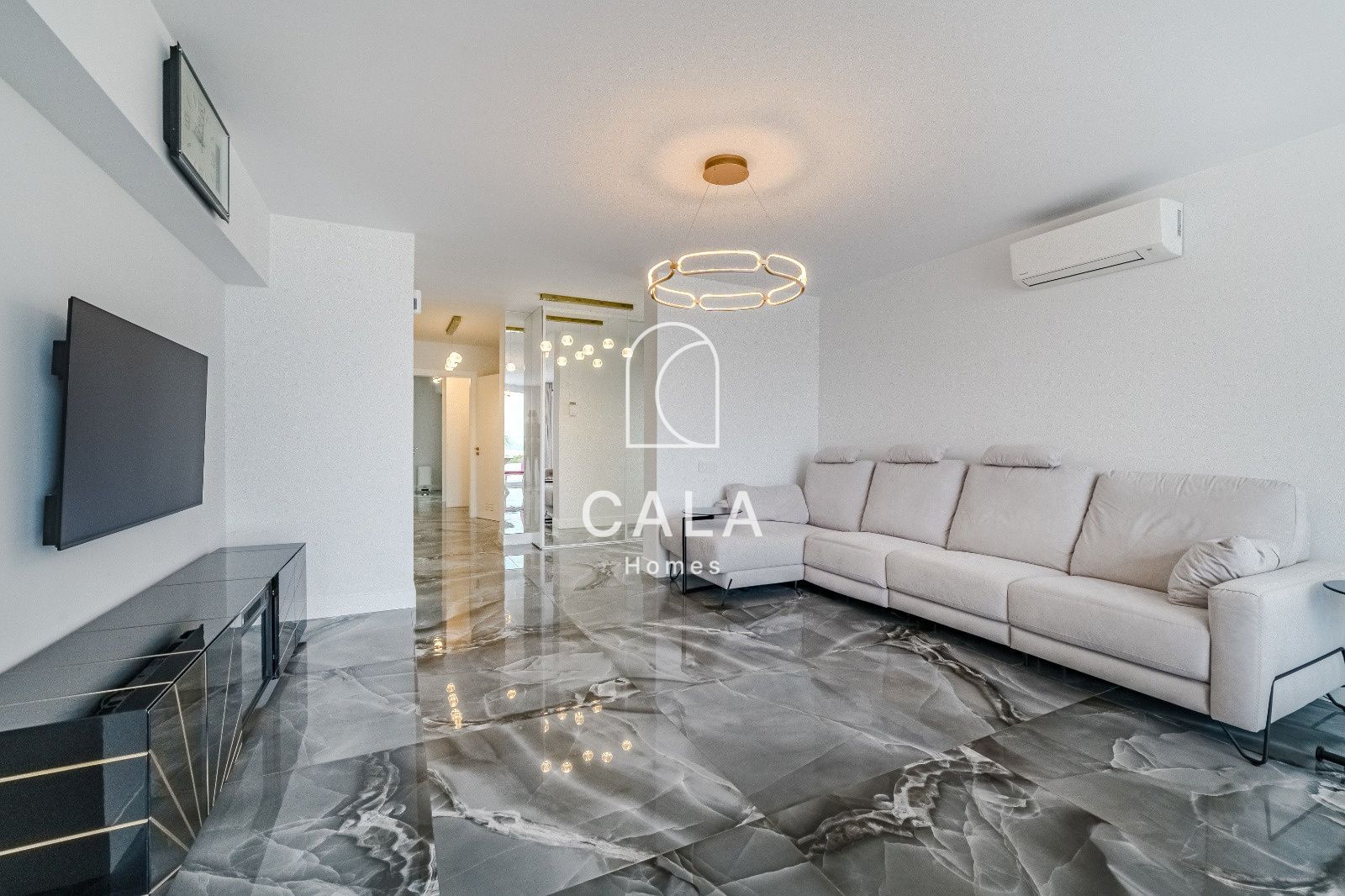 4-bedroom villa with panoramic views in Bahia del Duque