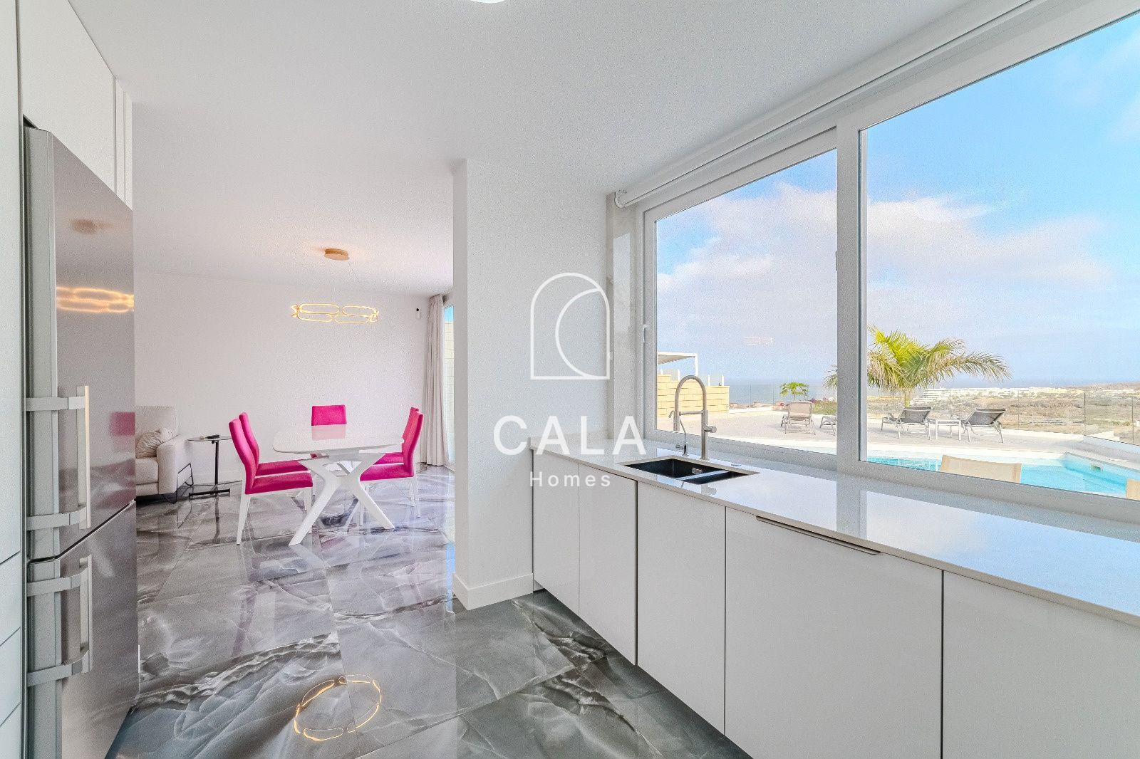 4-bedroom villa with panoramic views in Bahia del Duque