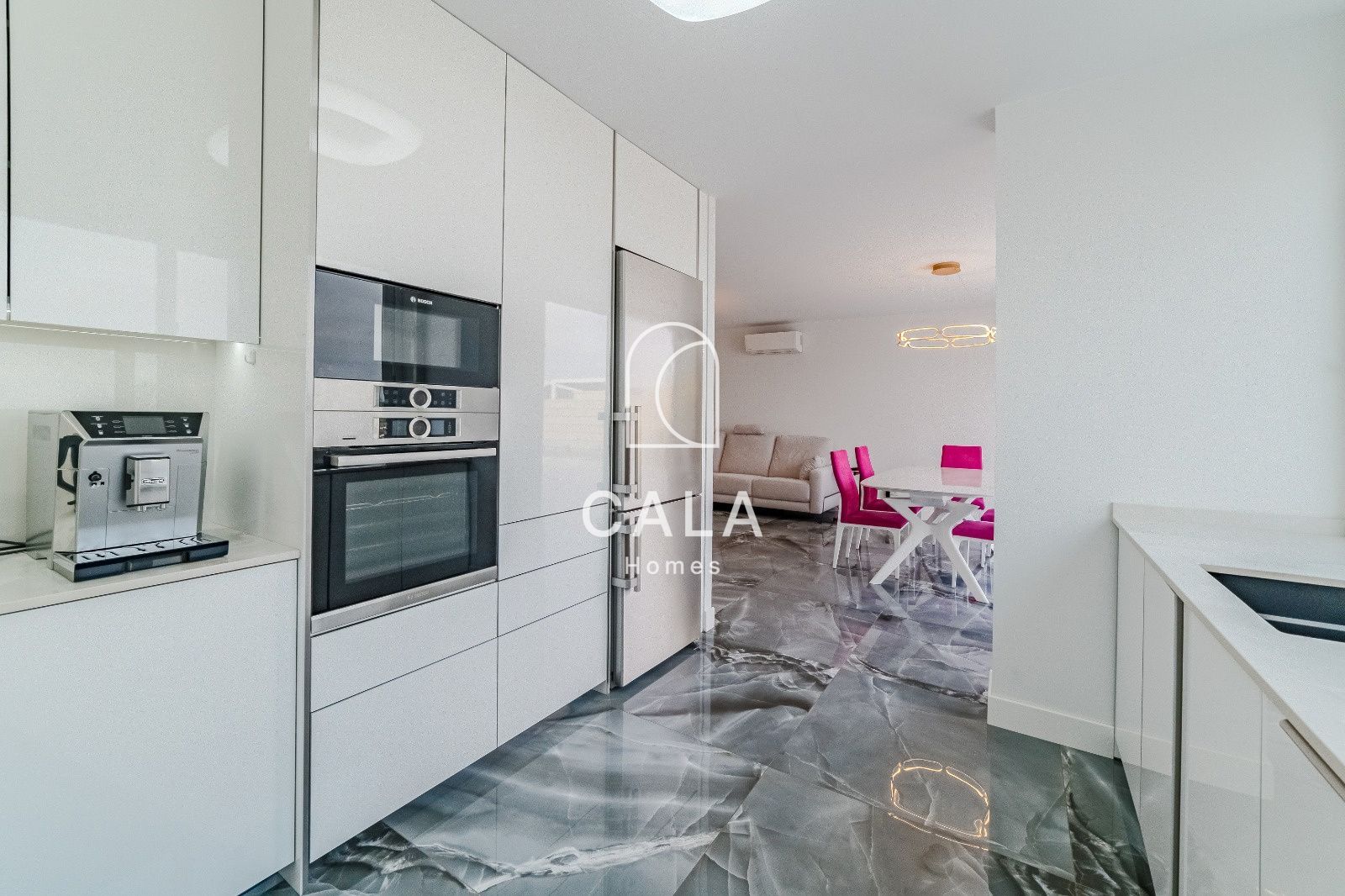 4-bedroom villa with panoramic views in Bahia del Duque