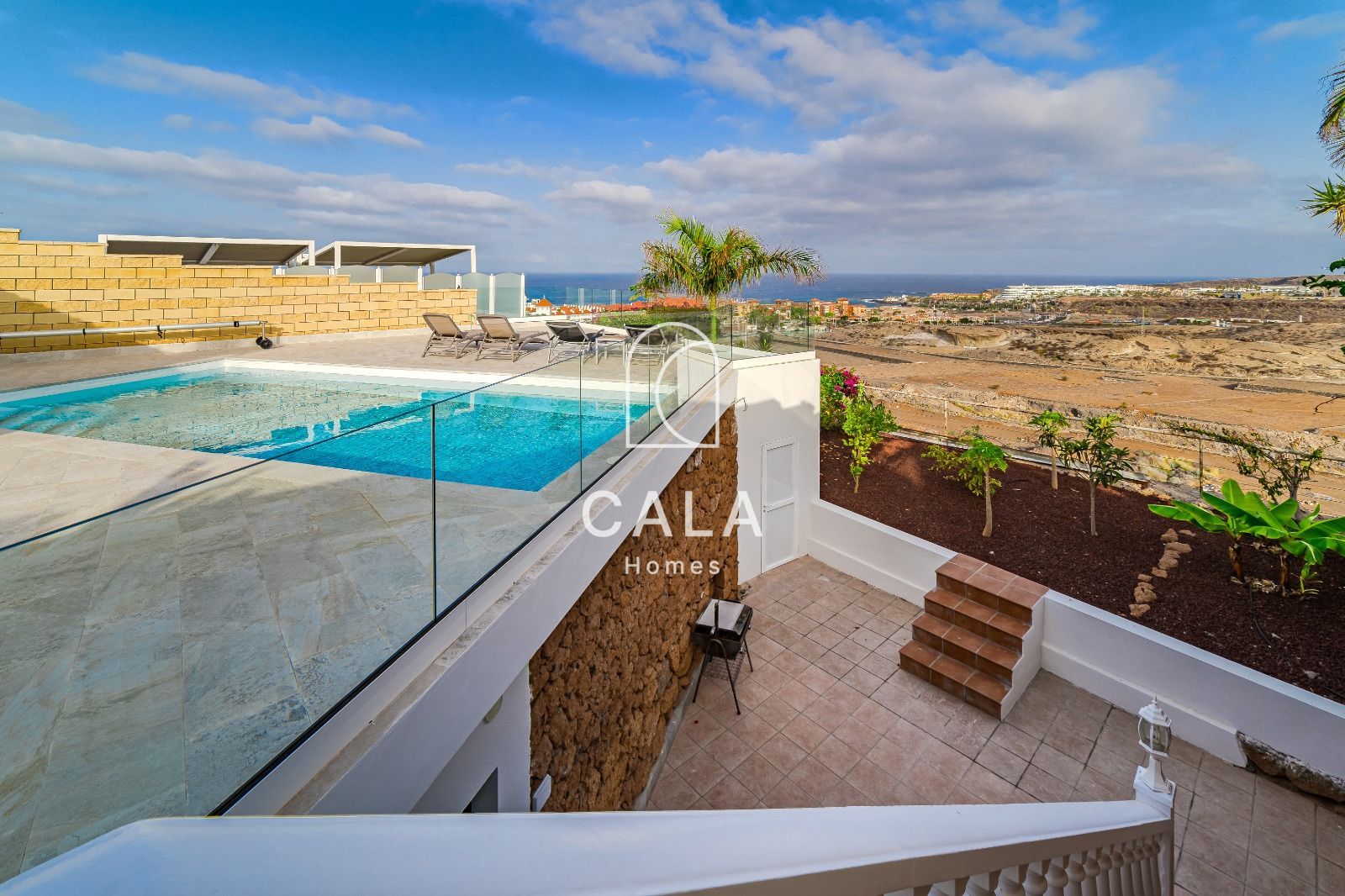 4-bedroom villa with panoramic views in Bahia del Duque