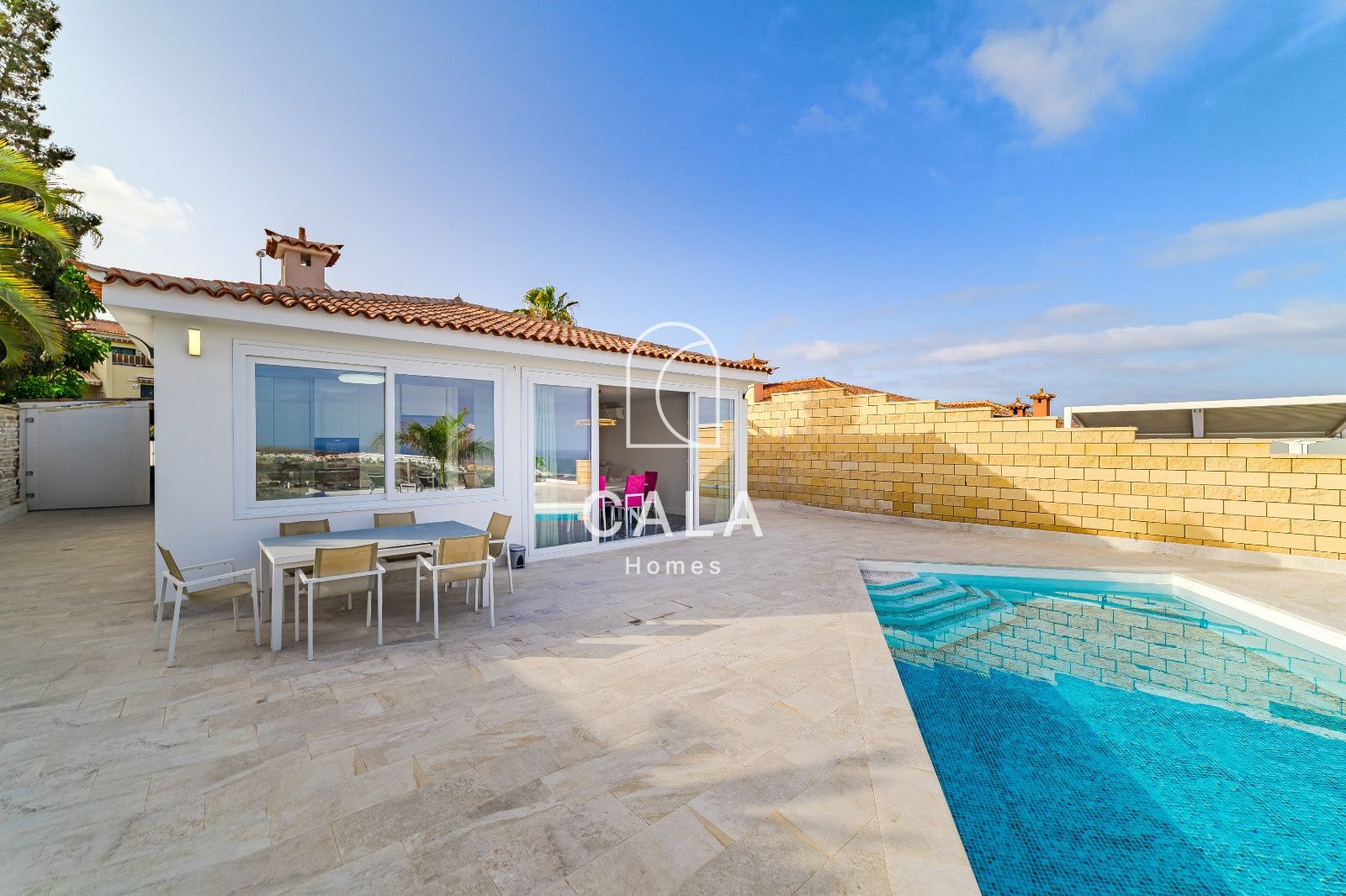 4-bedroom villa with panoramic views in Bahia del Duque