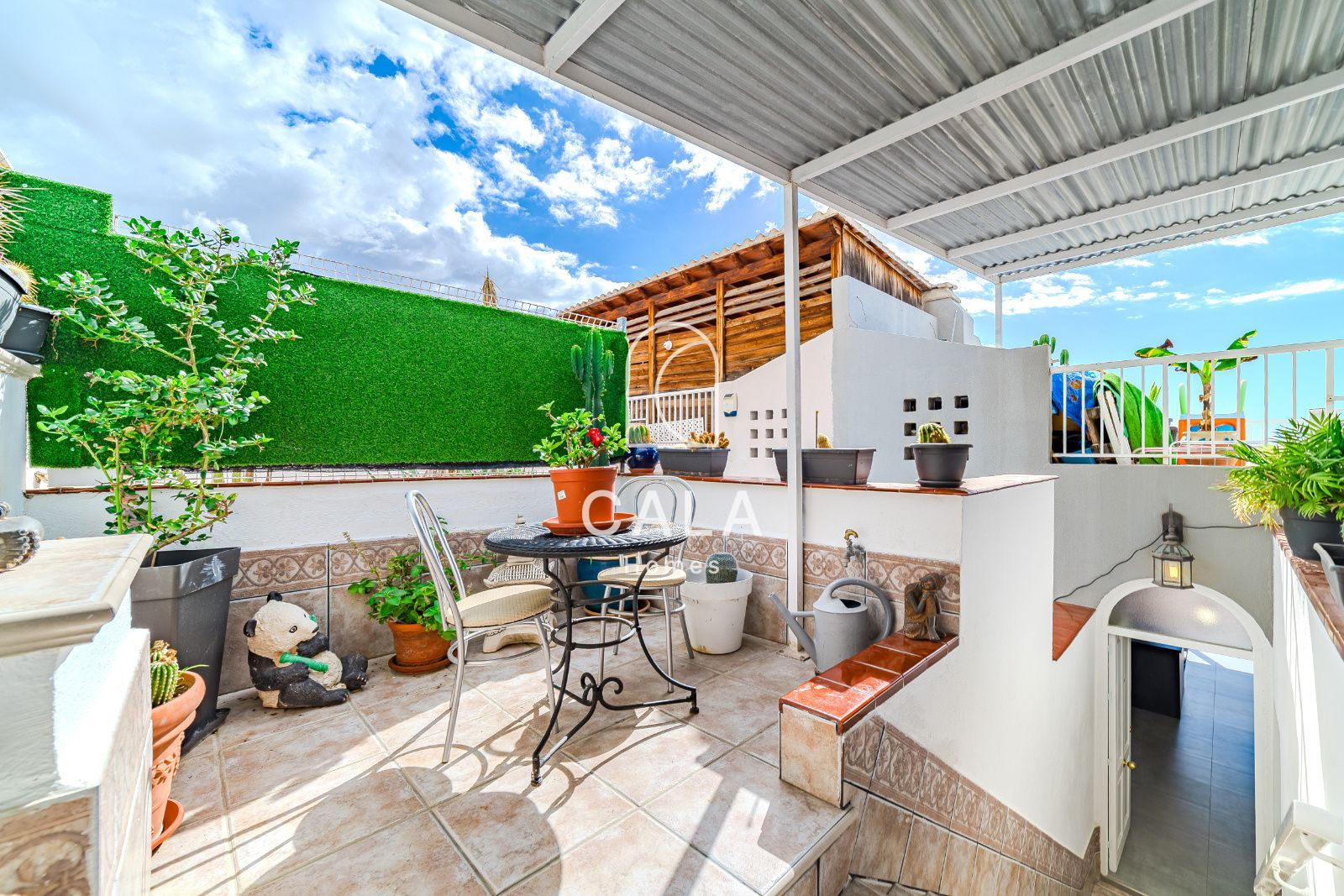 Detached chalet with sea views in Los Menores