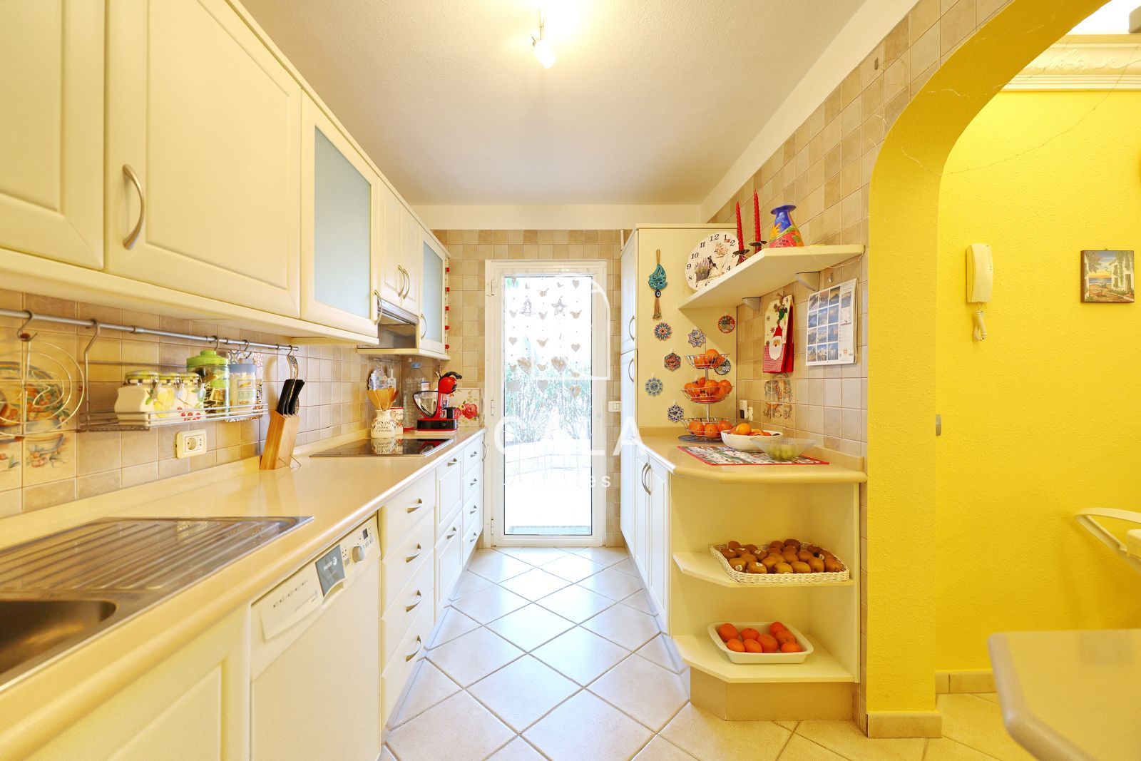 Beautiful Villa with Private Pool in Callao Salvaje