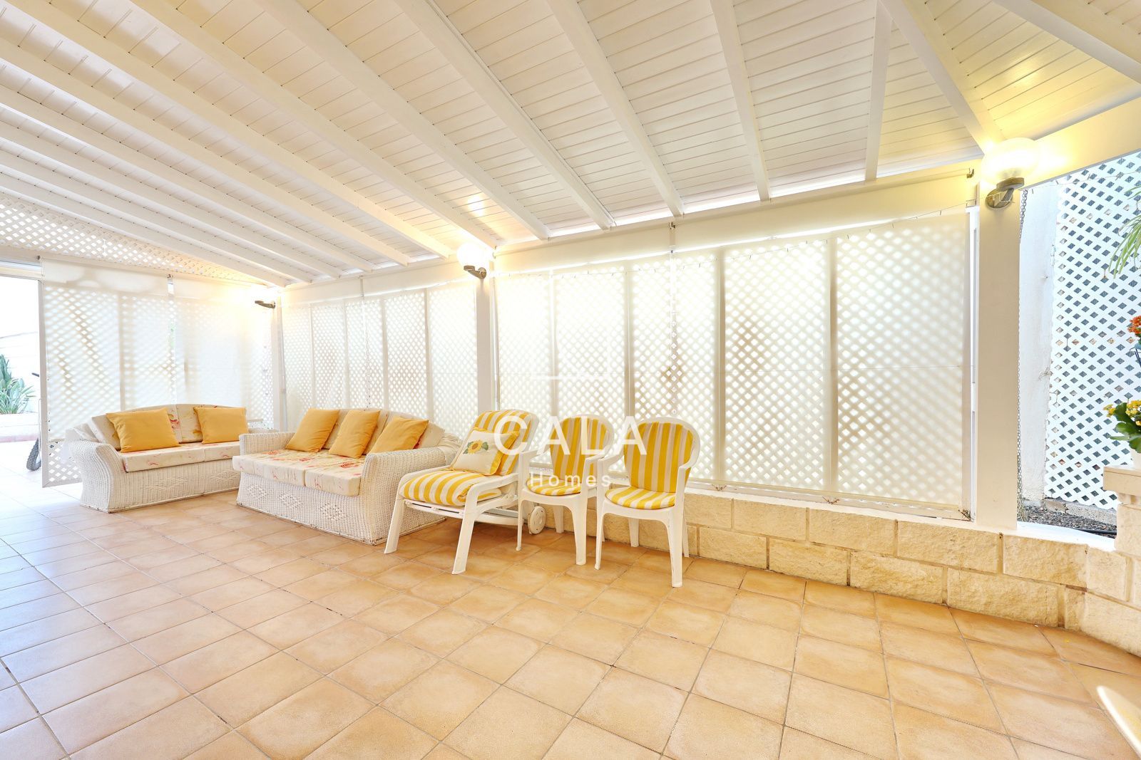 Beautiful Villa with Private Pool in Callao Salvaje