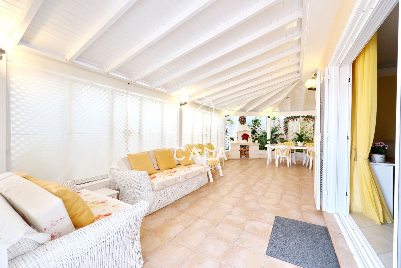 Beautiful Villa with Private Pool in Callao Salvaje