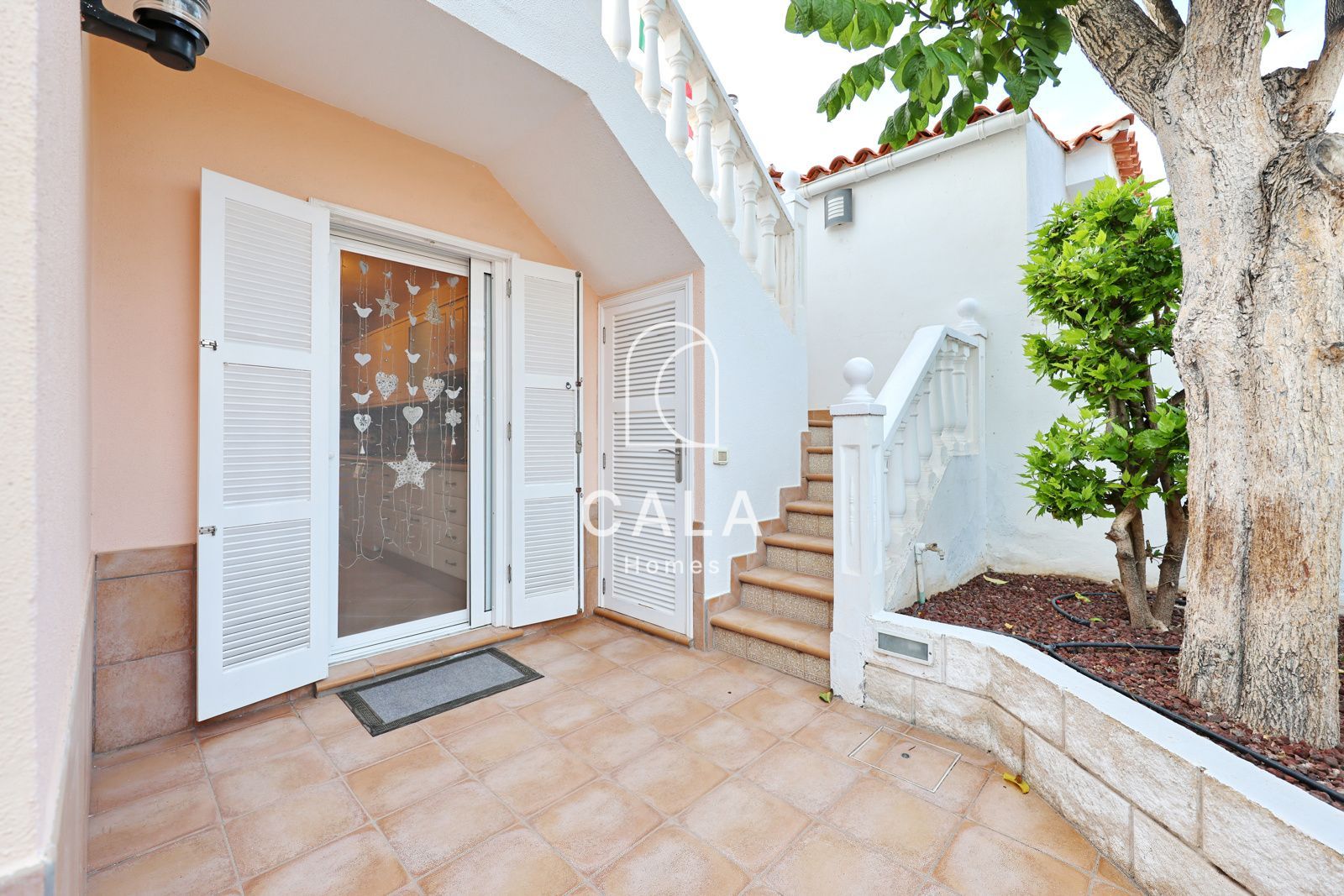 Beautiful Villa with Private Pool in Callao Salvaje