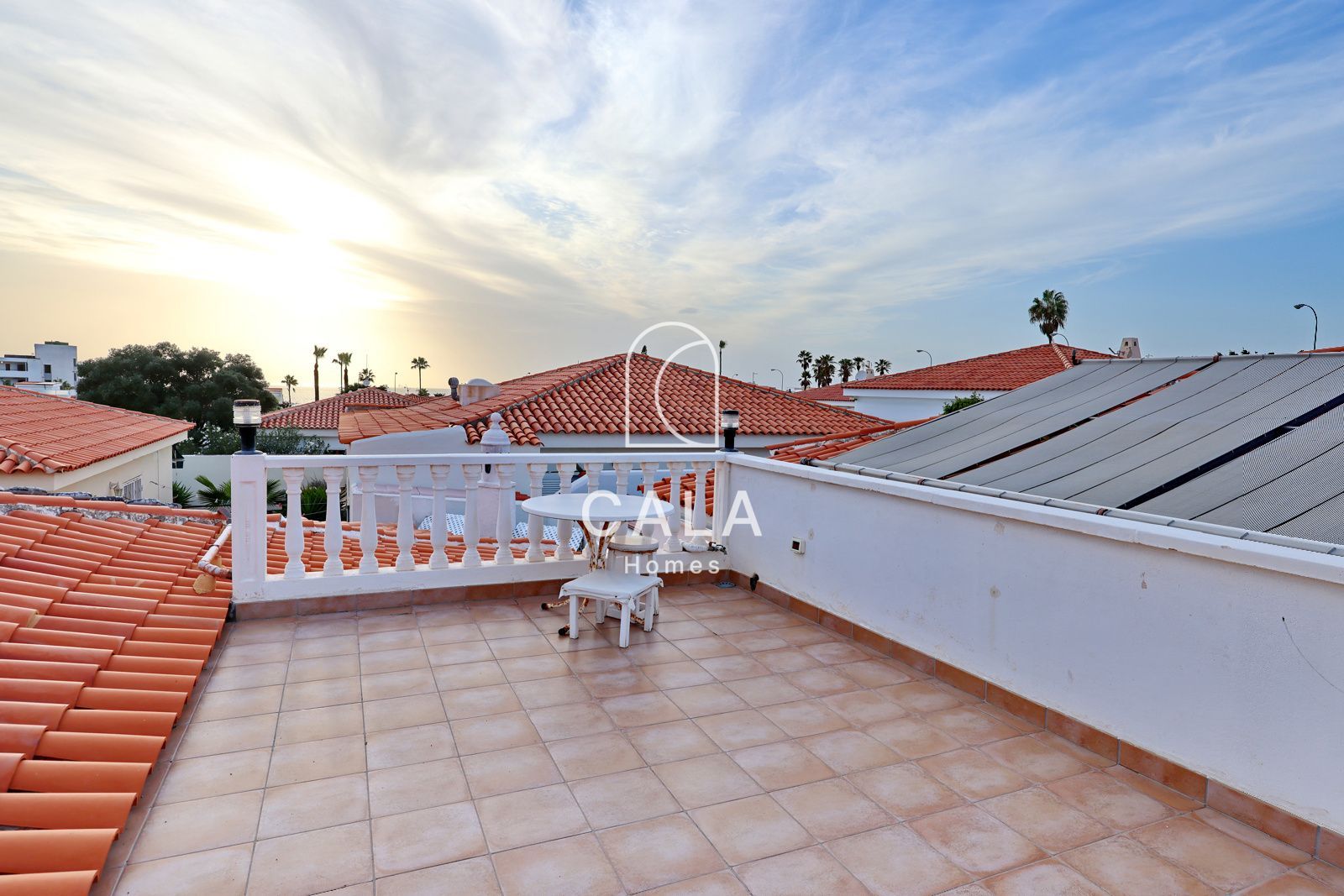 Beautiful Villa with Private Pool in Callao Salvaje
