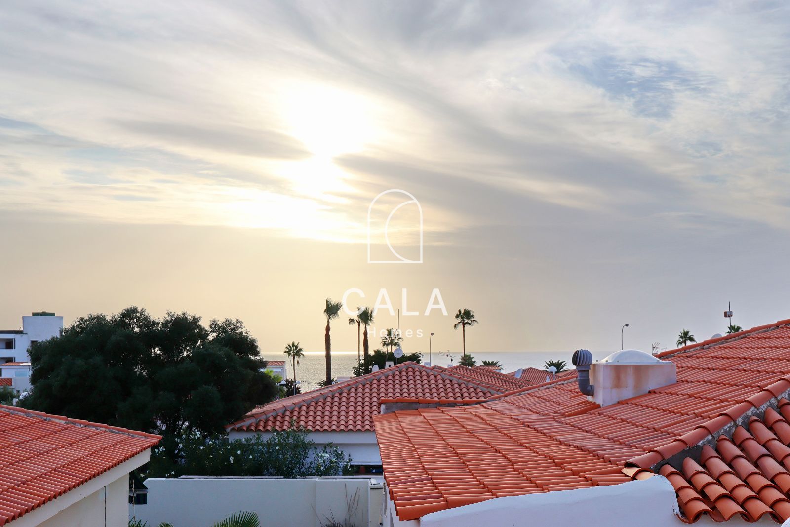 Beautiful Villa with Private Pool in Callao Salvaje