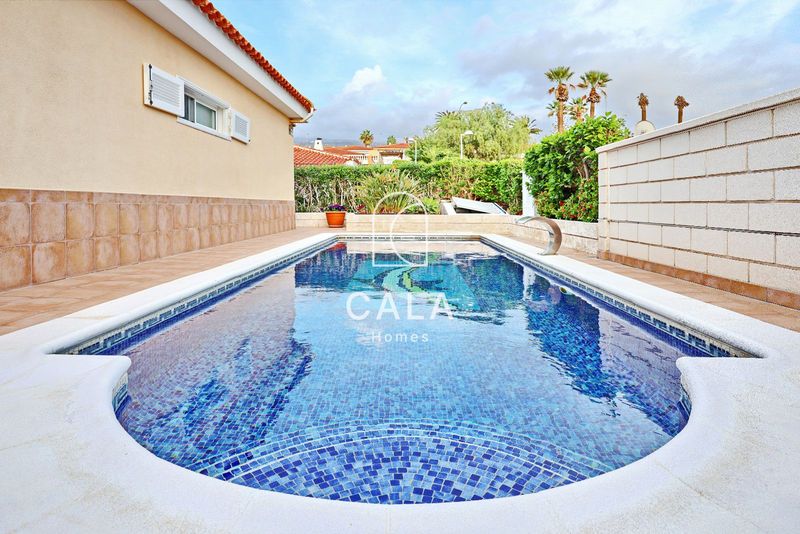 Villa en venta Callao Salvaje, Santa Cruz Tenerife. Ref: 1282. Cala Homes