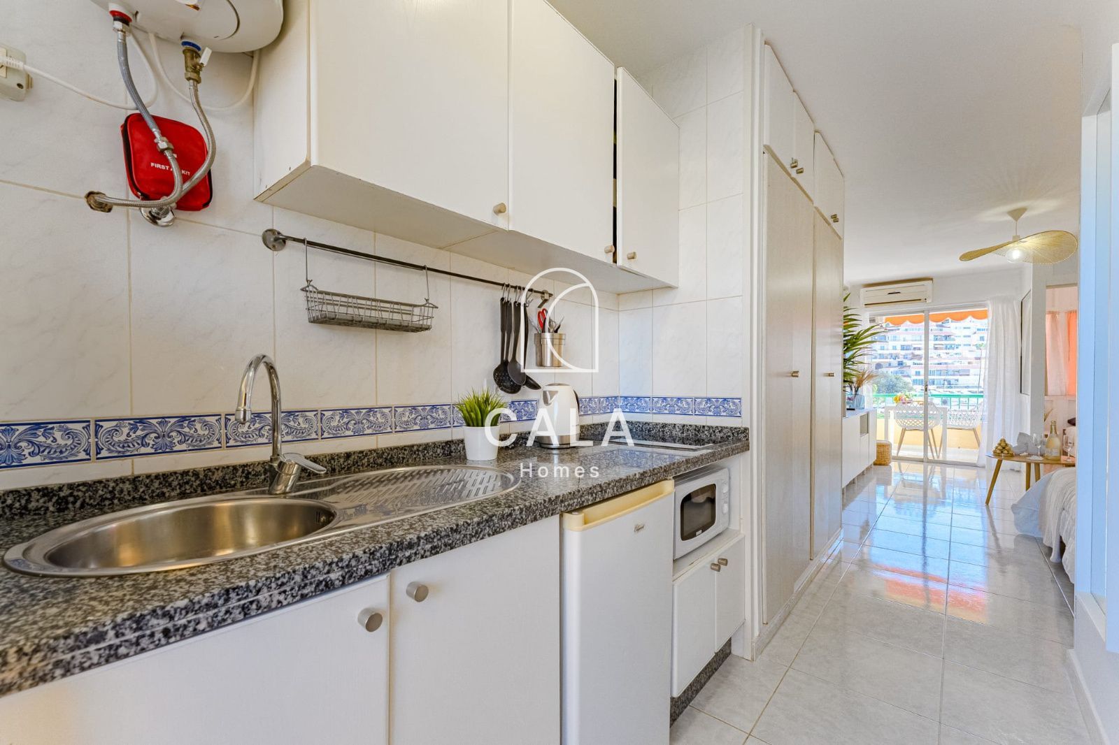 Penthouse Studio in Torres del Sol with Sea Views.