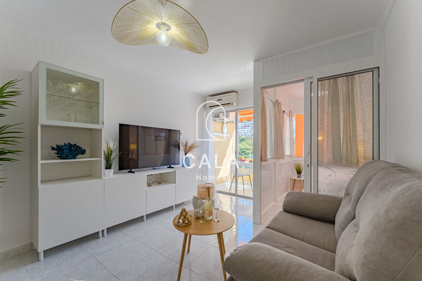 Penthouse Studio in Torres del Sol with Sea Views.