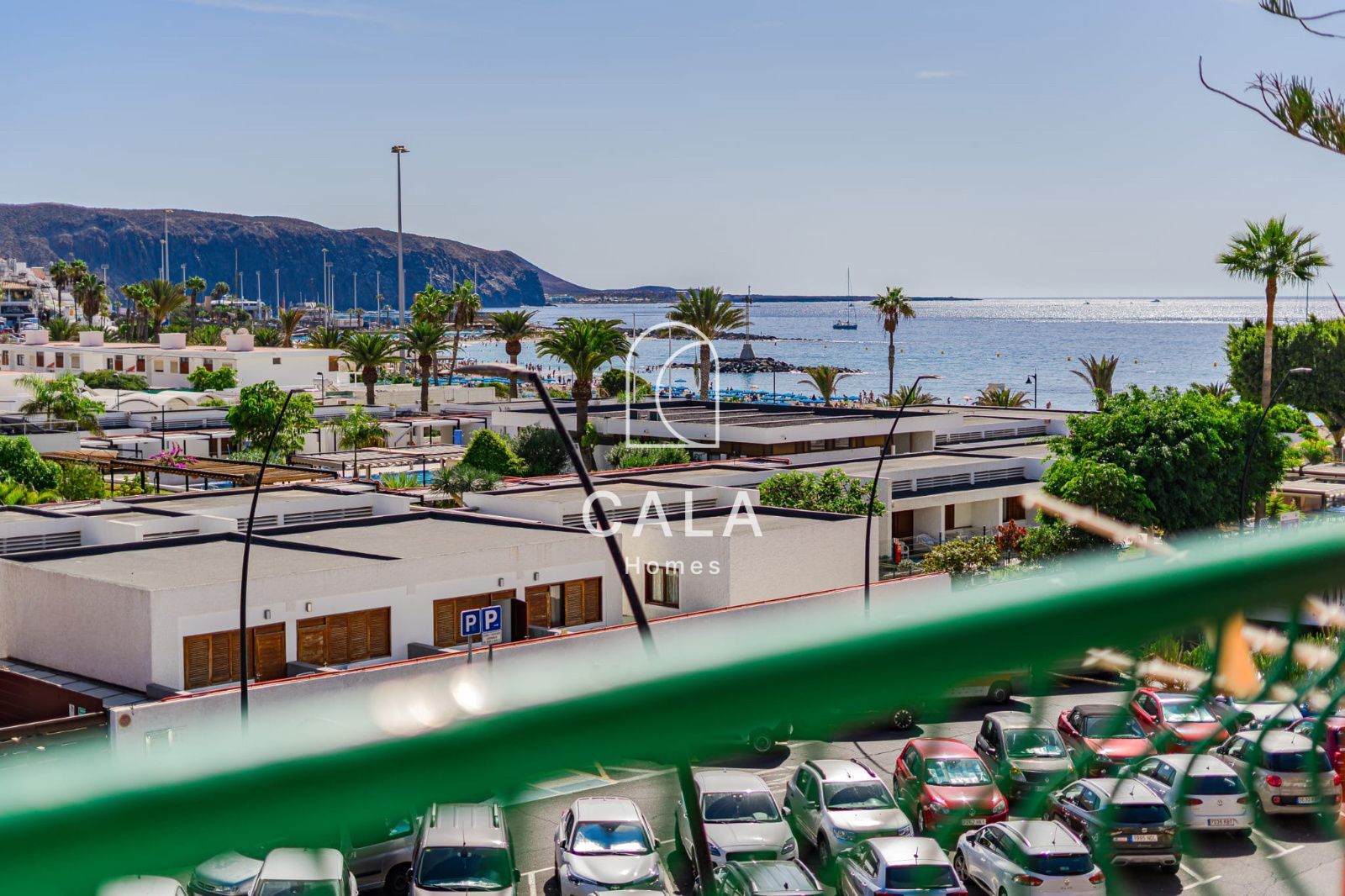 Penthouse Studio in Torres del Sol with Sea Views.