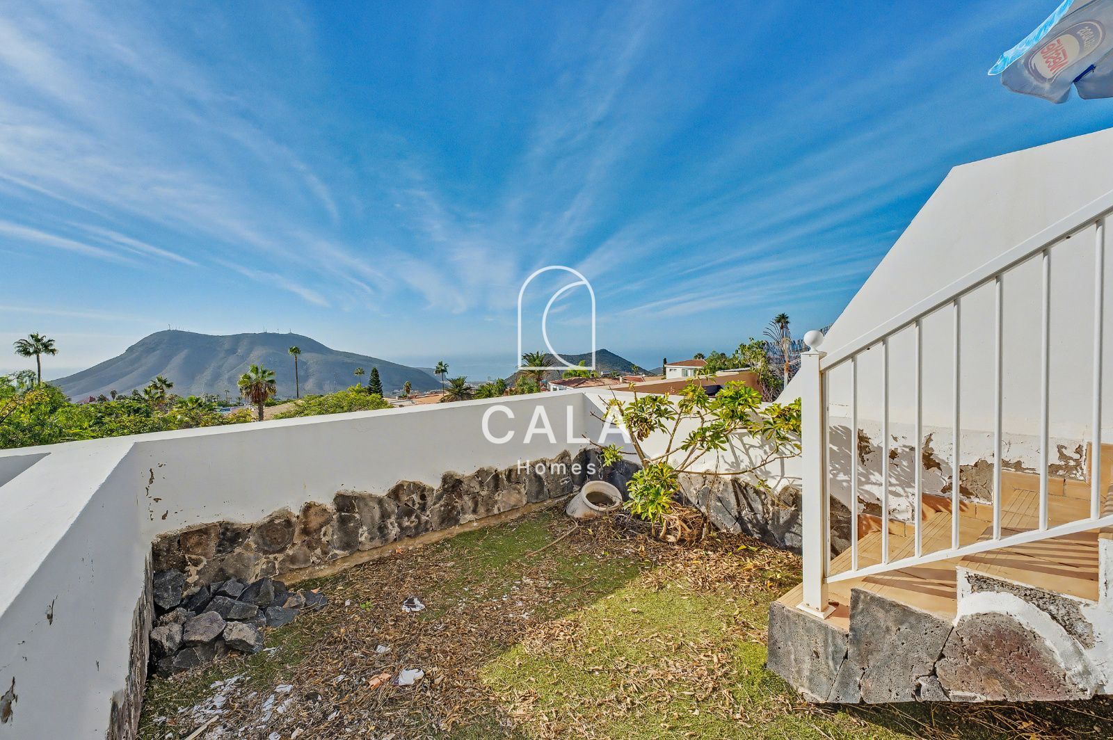 Apartment with Spacious Terrace and Panoramic Views in Chayofa