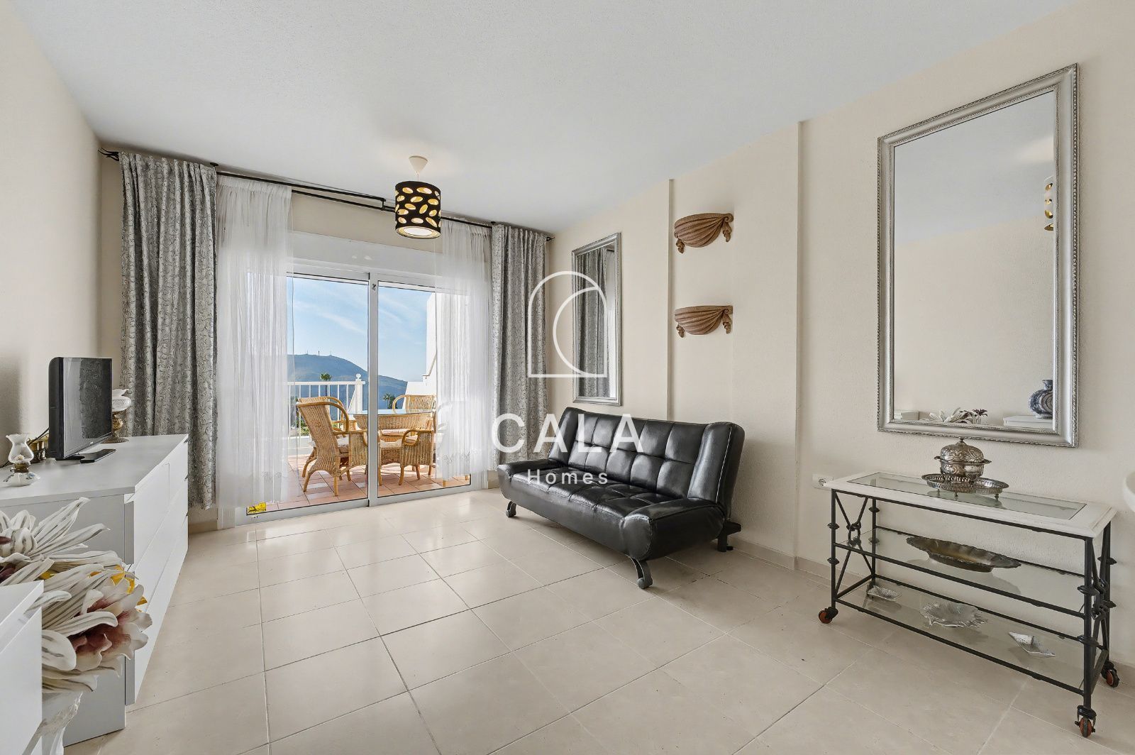 Apartment with Spacious Terrace and Panoramic Views in Chayofa