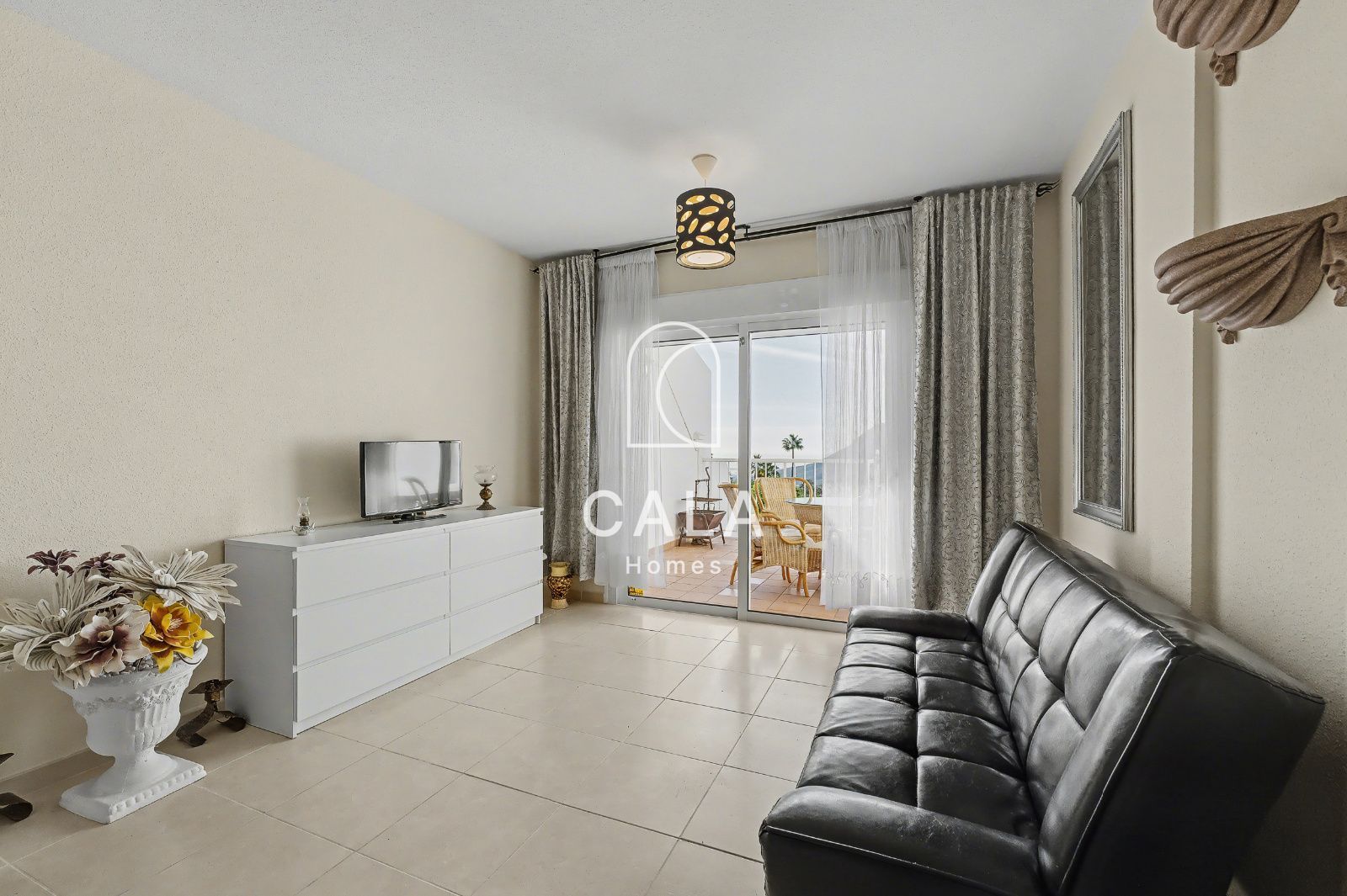 Apartment with Spacious Terrace and Panoramic Views in Chayofa