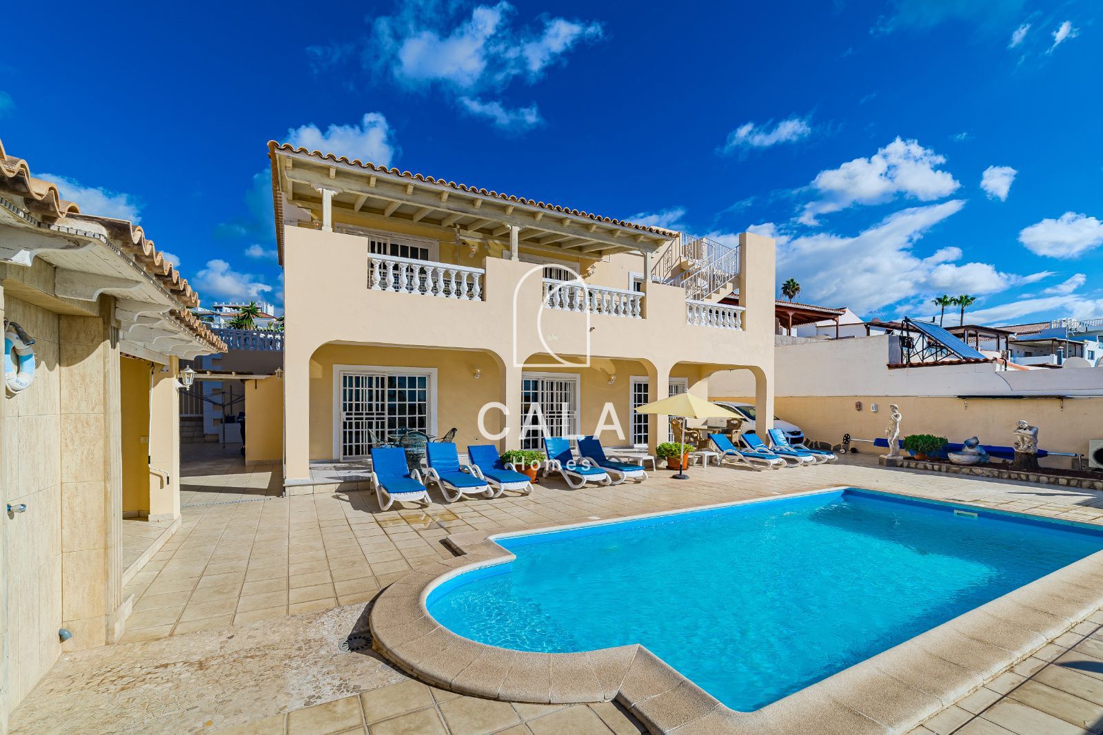 Detached 5 bedroom villa in Callao Salvaje, Adeje, South Tenerife