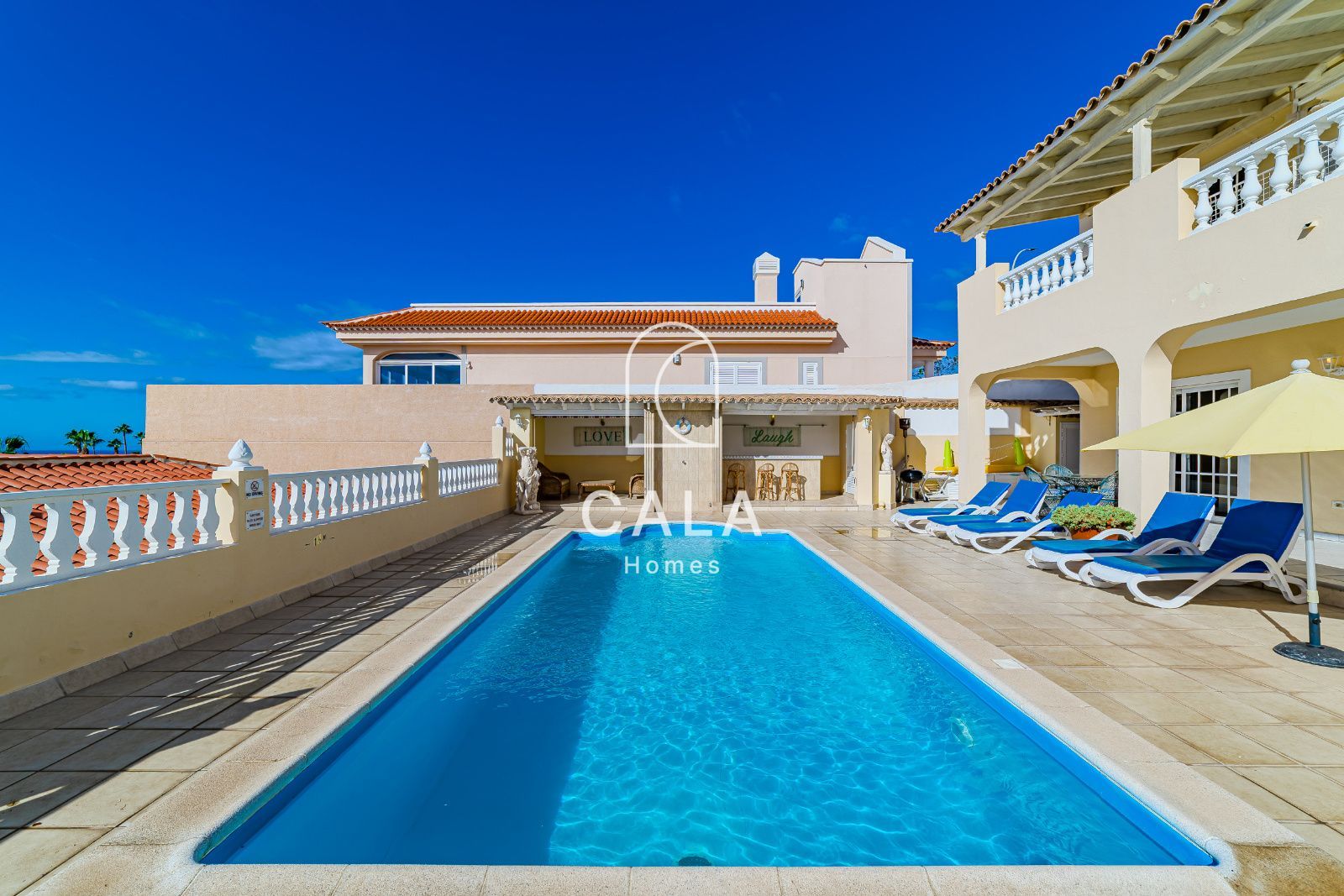Detached 5 bedroom villa in Callao Salvaje, Adeje, South Tenerife