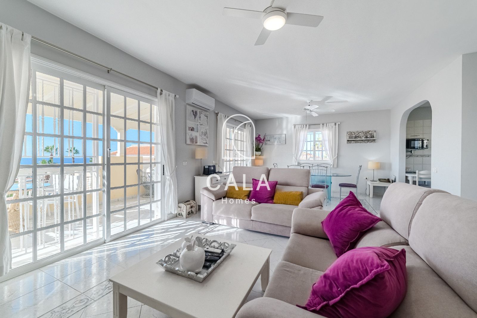 Detached 5 bedroom villa in Callao Salvaje, Adeje, South Tenerife