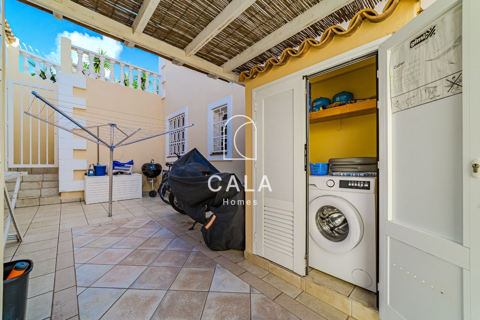 Detached 5 bedroom villa in Callao Salvaje, Adeje, South Tenerife