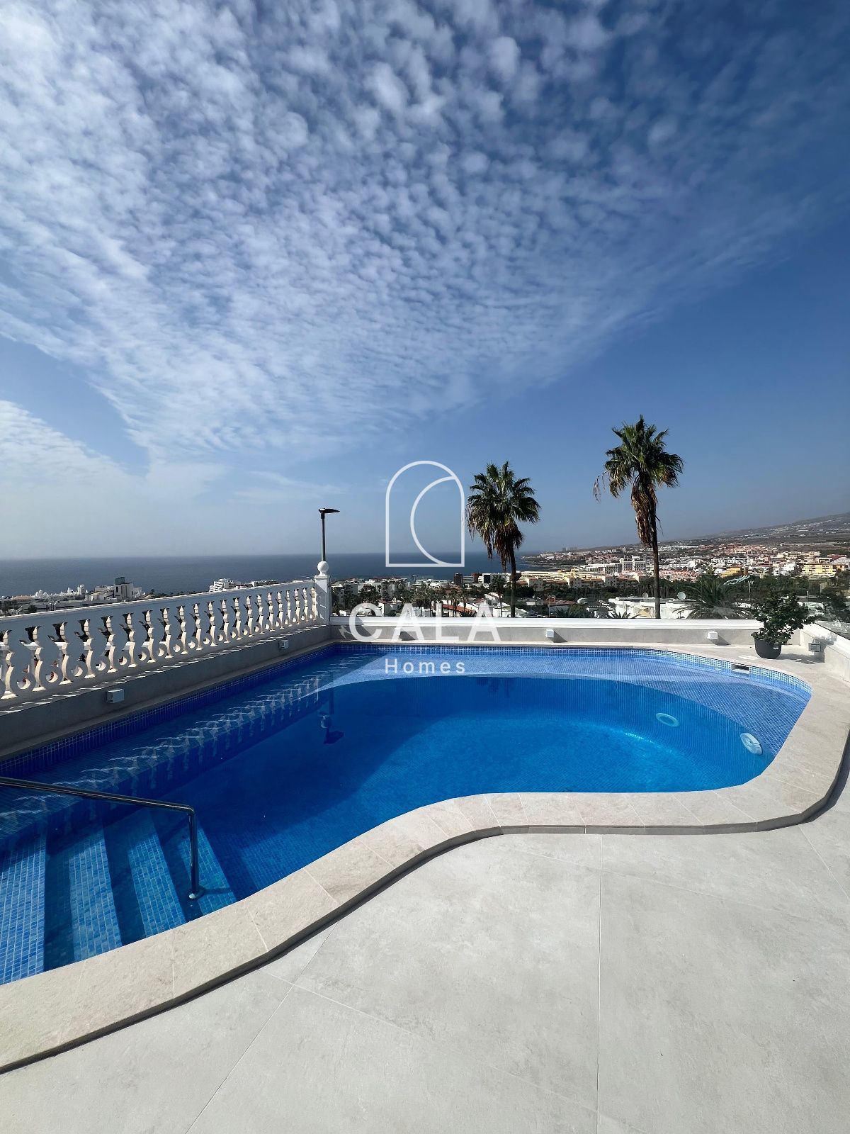 Lujosa Villa en San Eugenio Alto con Vistas Panorámicas