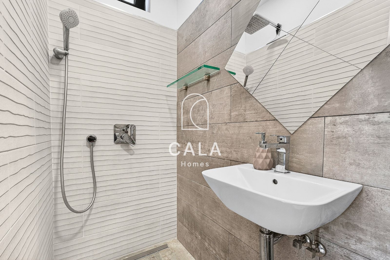 Unique Property with Studio and Ocean Views in Guia de Isora