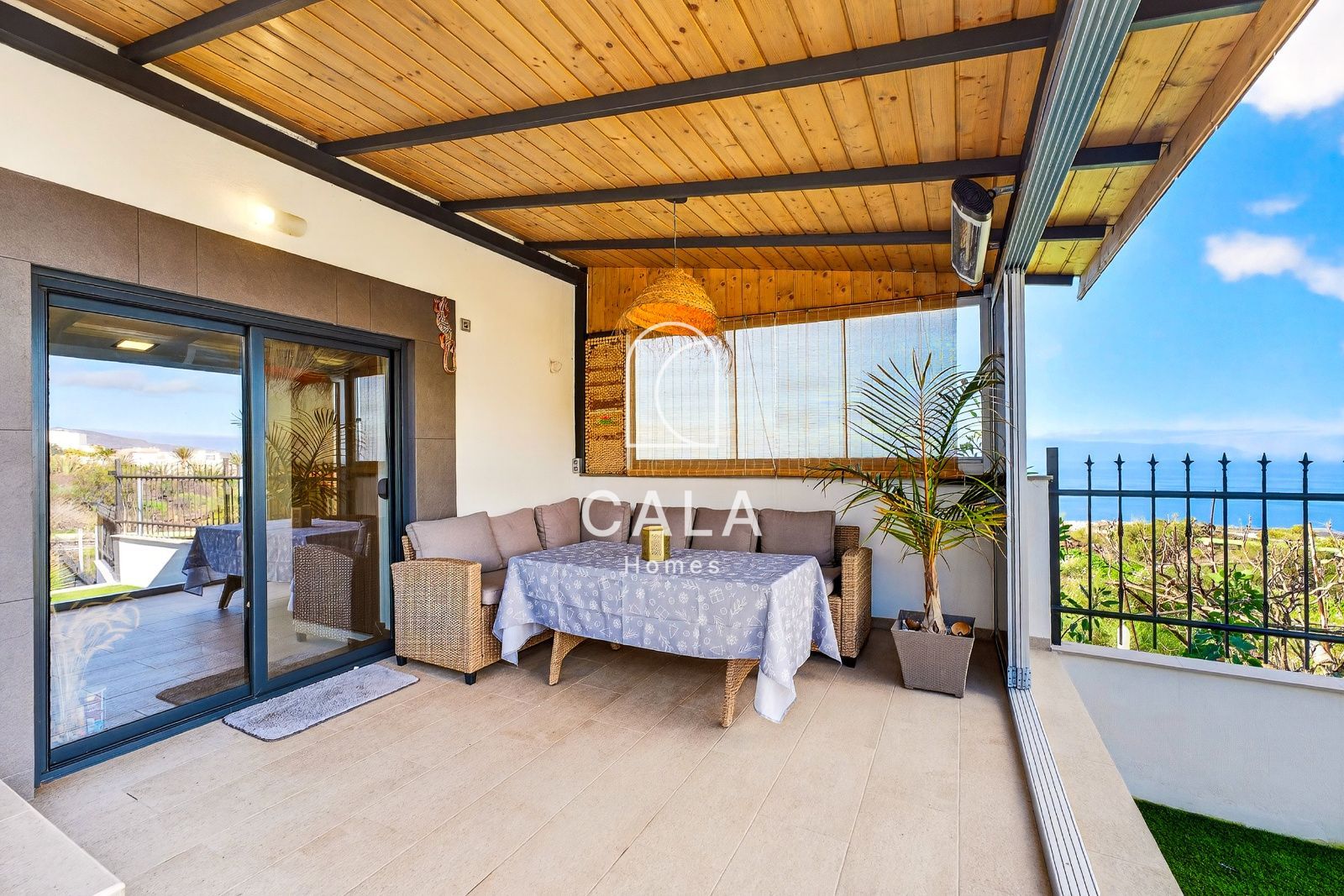 Unique Property with Studio and Ocean Views in Guia de Isora