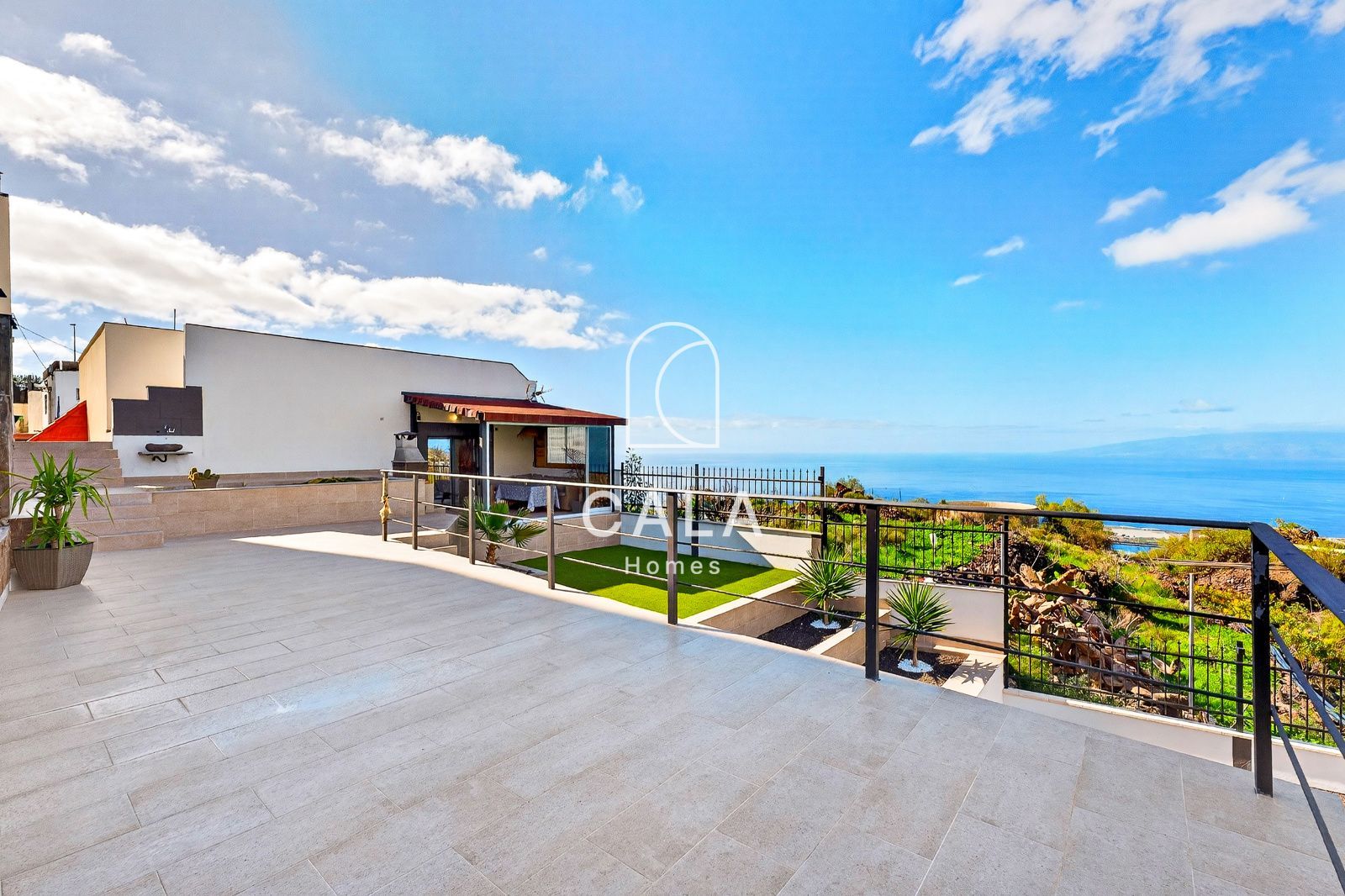 Unique Property with Studio and Ocean Views in Guia de Isora