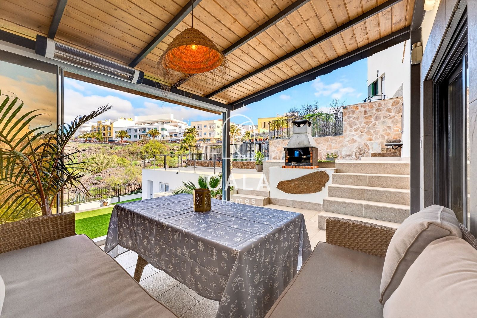 Unique Property with Studio and Ocean Views in Guia de Isora