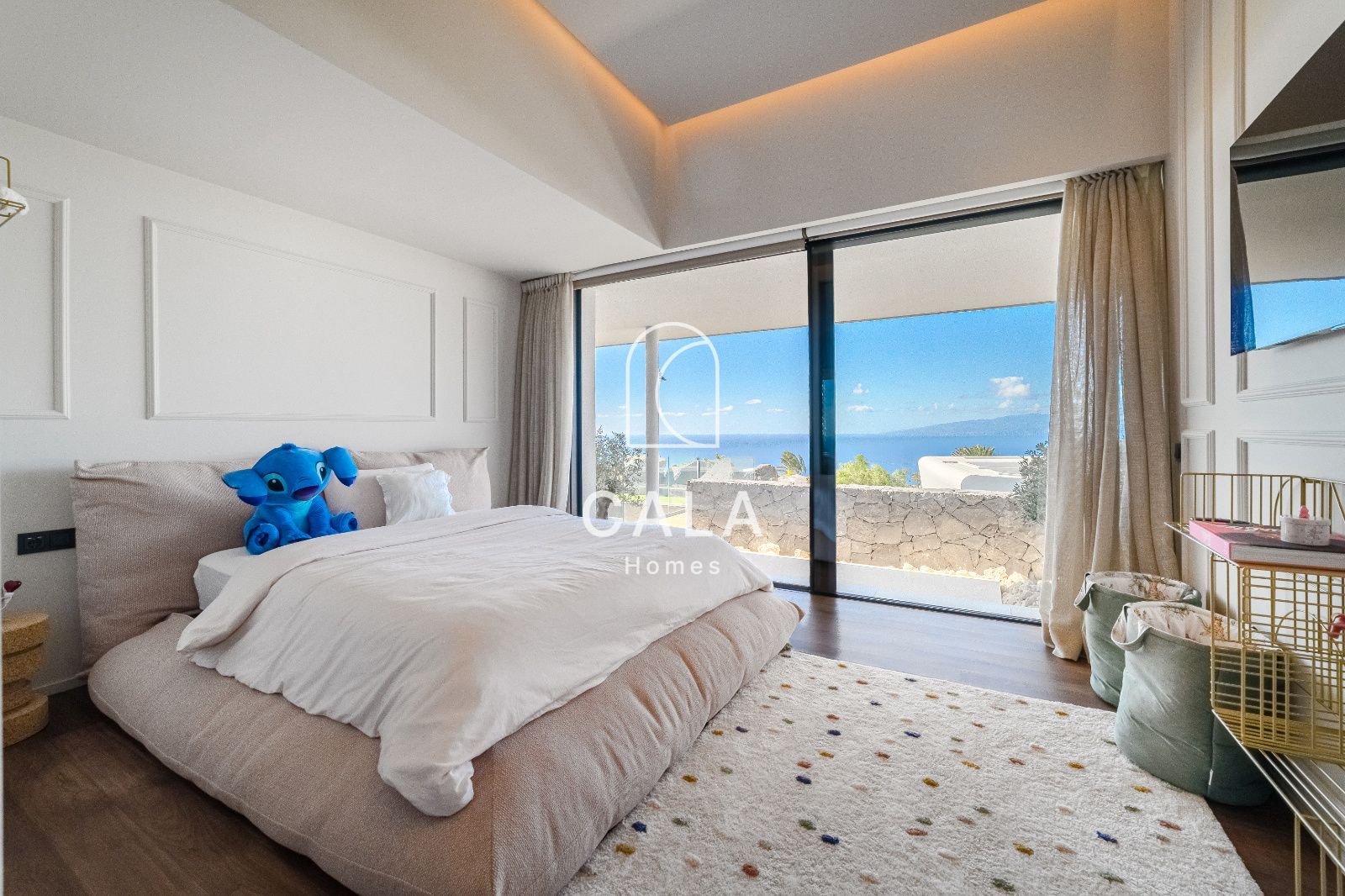 Exclusive Luxury Villa with Sea Views and Infinity Pool in Abama