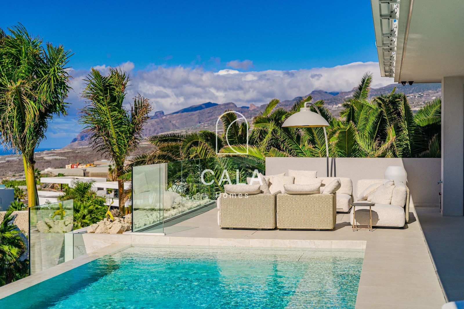 Exclusive Luxury Villa with Sea Views and Infinity Pool in Abama