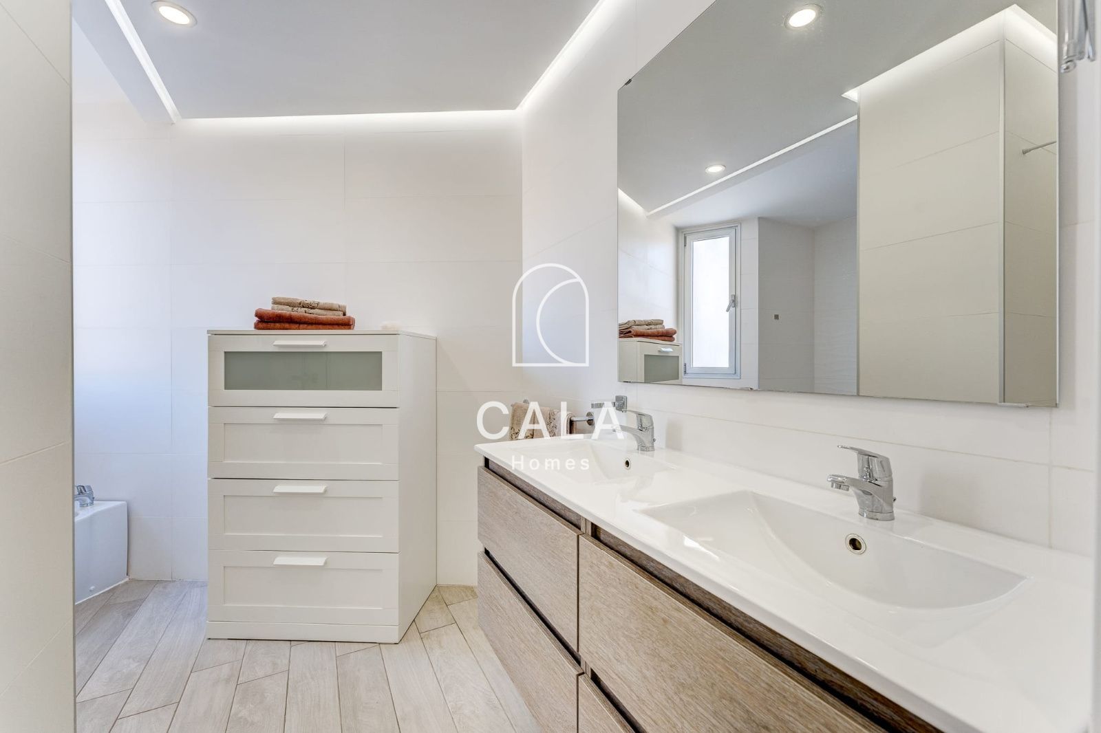 Bright 3-bedroom, 2-bathroom apartment in Ocean Garden, Playa Paraíso.