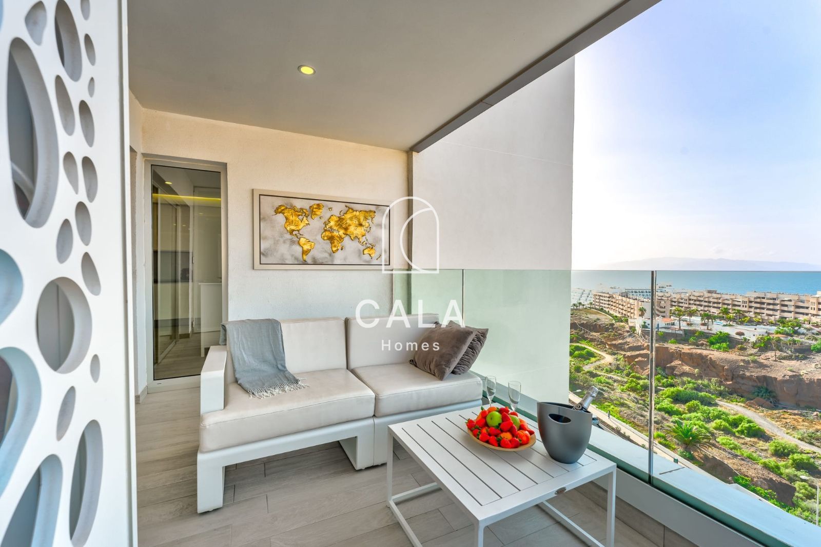 Bright 3-bedroom, 2-bathroom apartment in Ocean Garden, Playa Paraíso.
