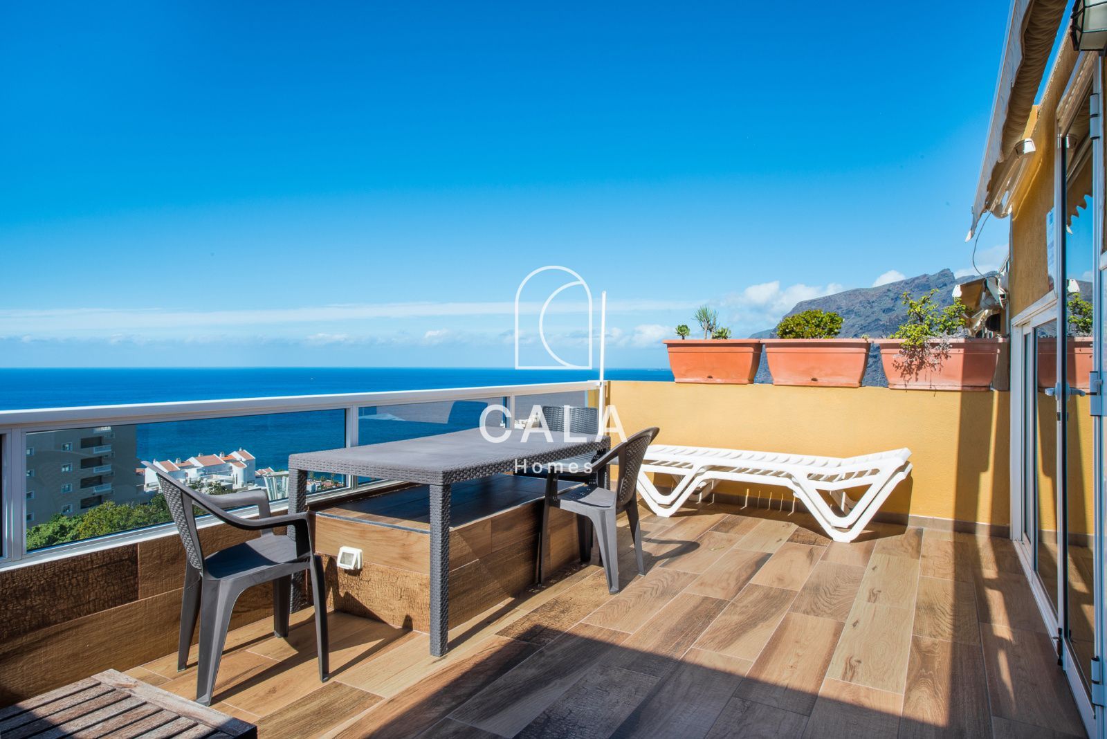 Unique opportunity in Los Gigantes: apartment with panoramic ocean and mountain views