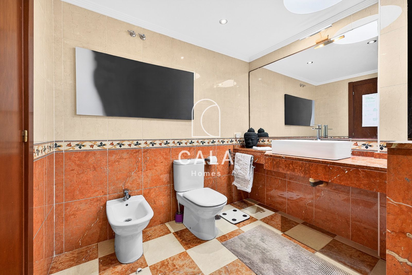 Townhouse in a Quiet and Exclusive Location by the Sea