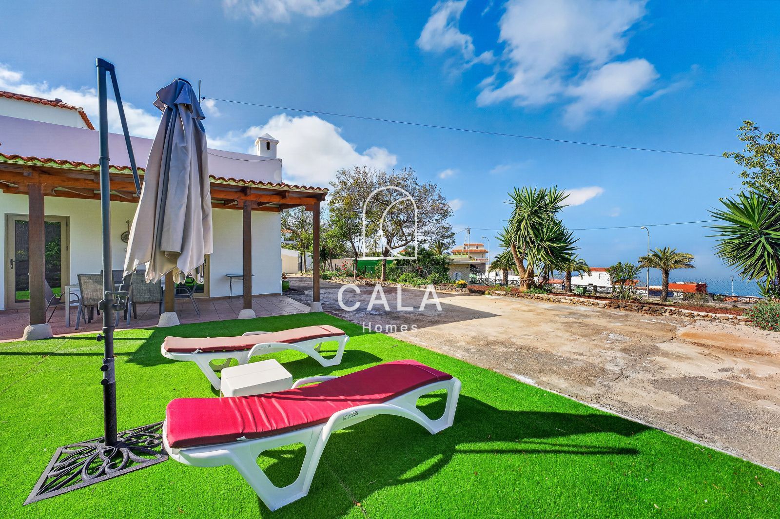 Detached House in Chío with Panoramic Views