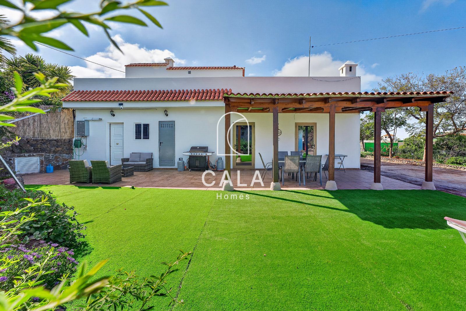 Detached House in Chío with Panoramic Views