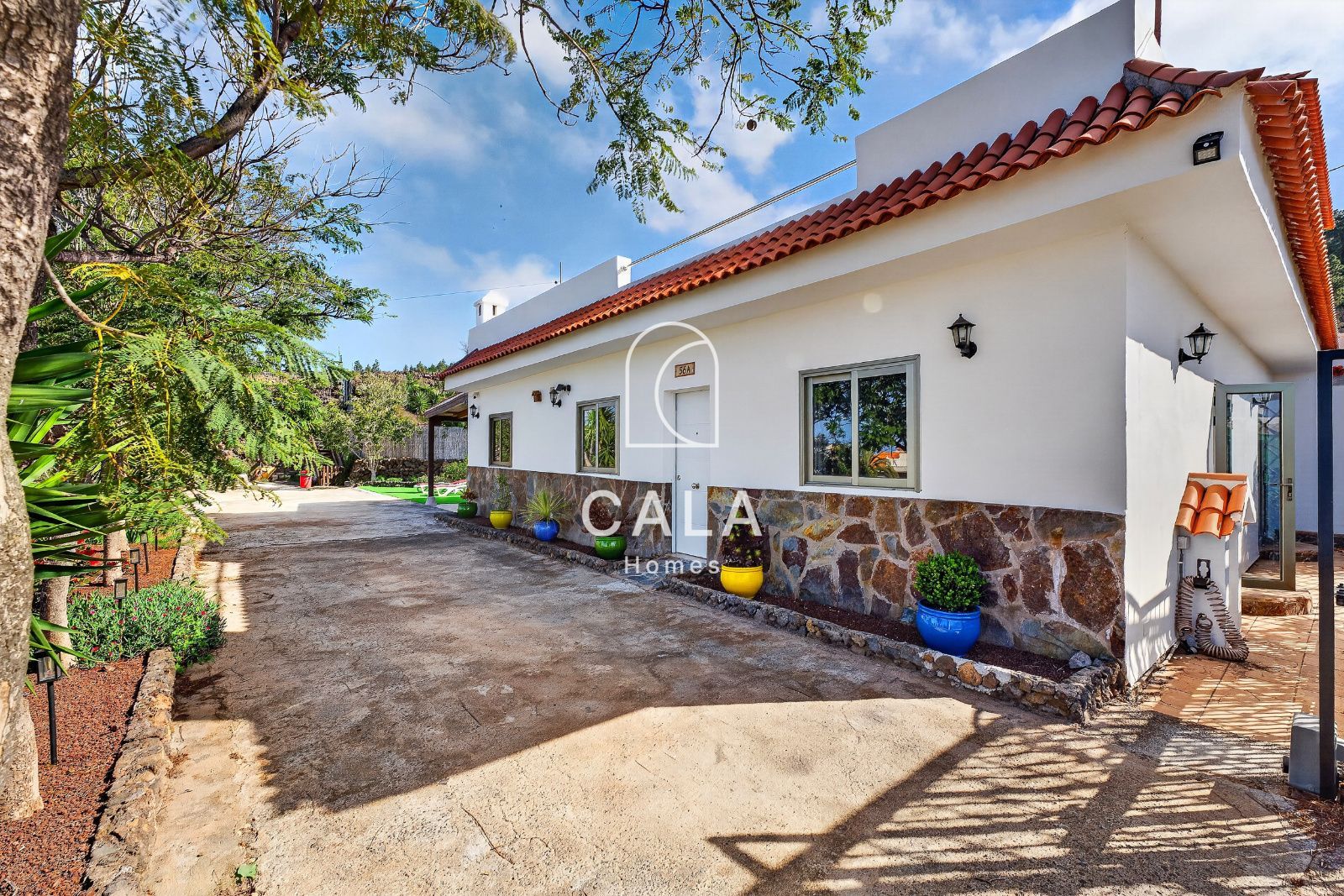 Detached House in Chío with Panoramic Views
