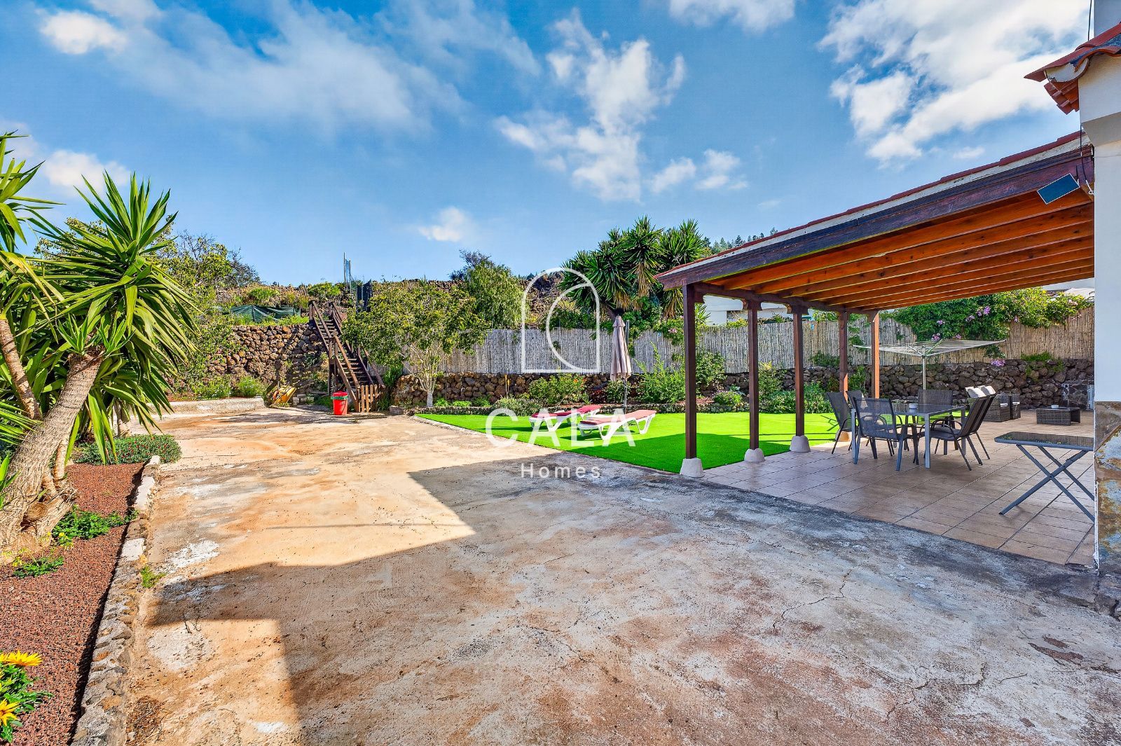 Detached House in Chío with Panoramic Views