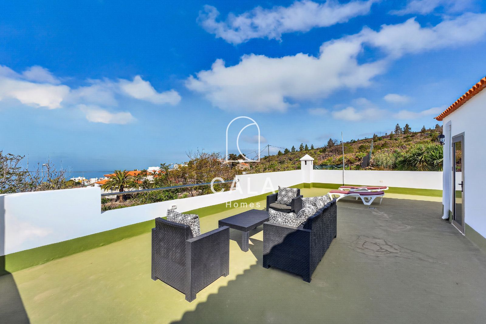 Detached House in Chío with Panoramic Views