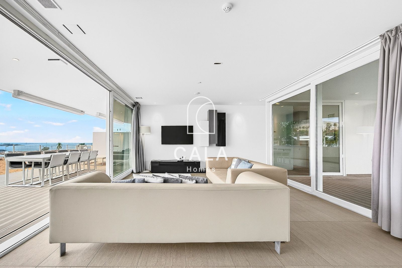 Exclusive Luxury Apartment with Sea Views in Baobab Suites