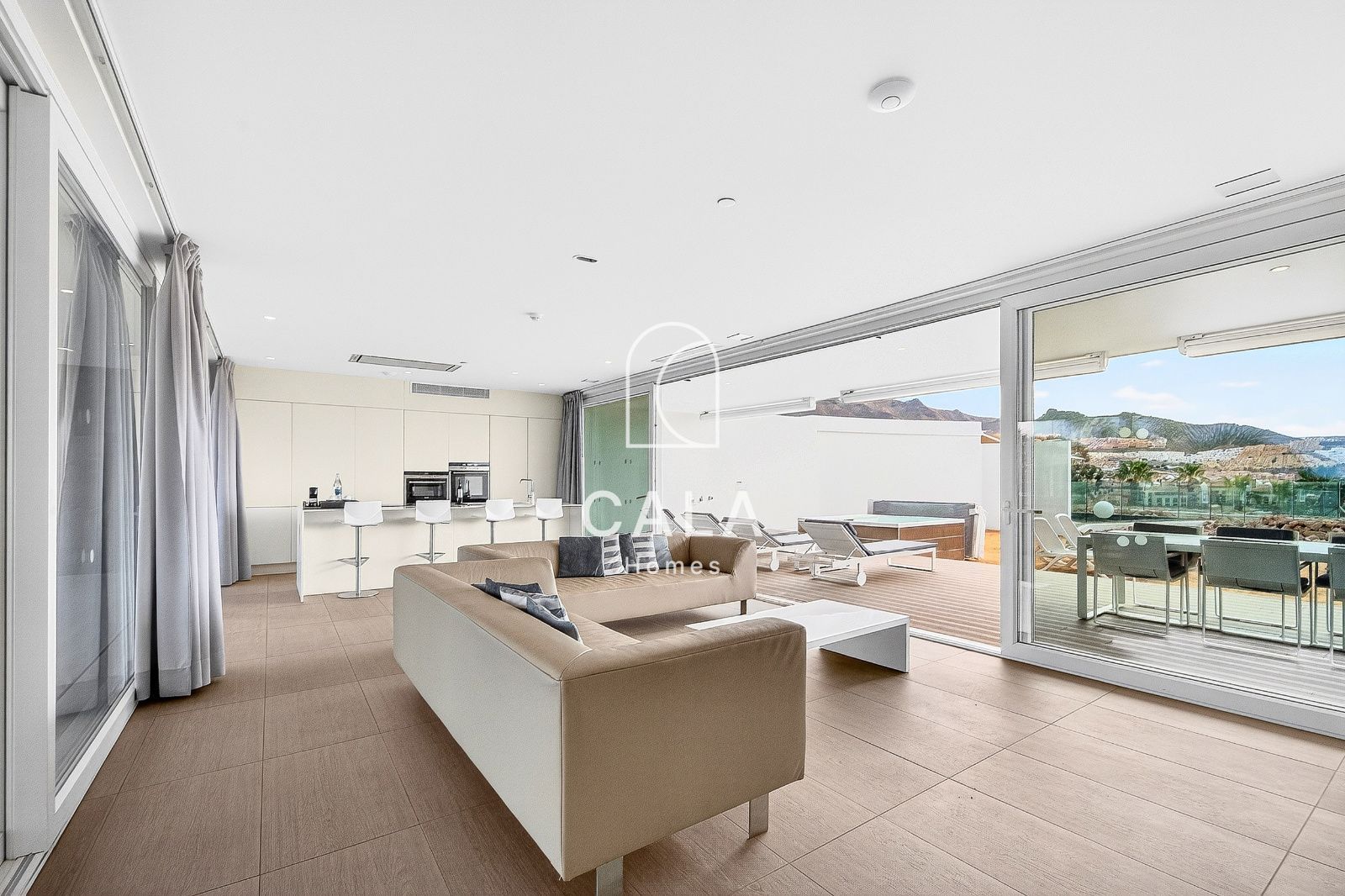 Exclusive Luxury Apartment with Sea Views in Baobab Suites