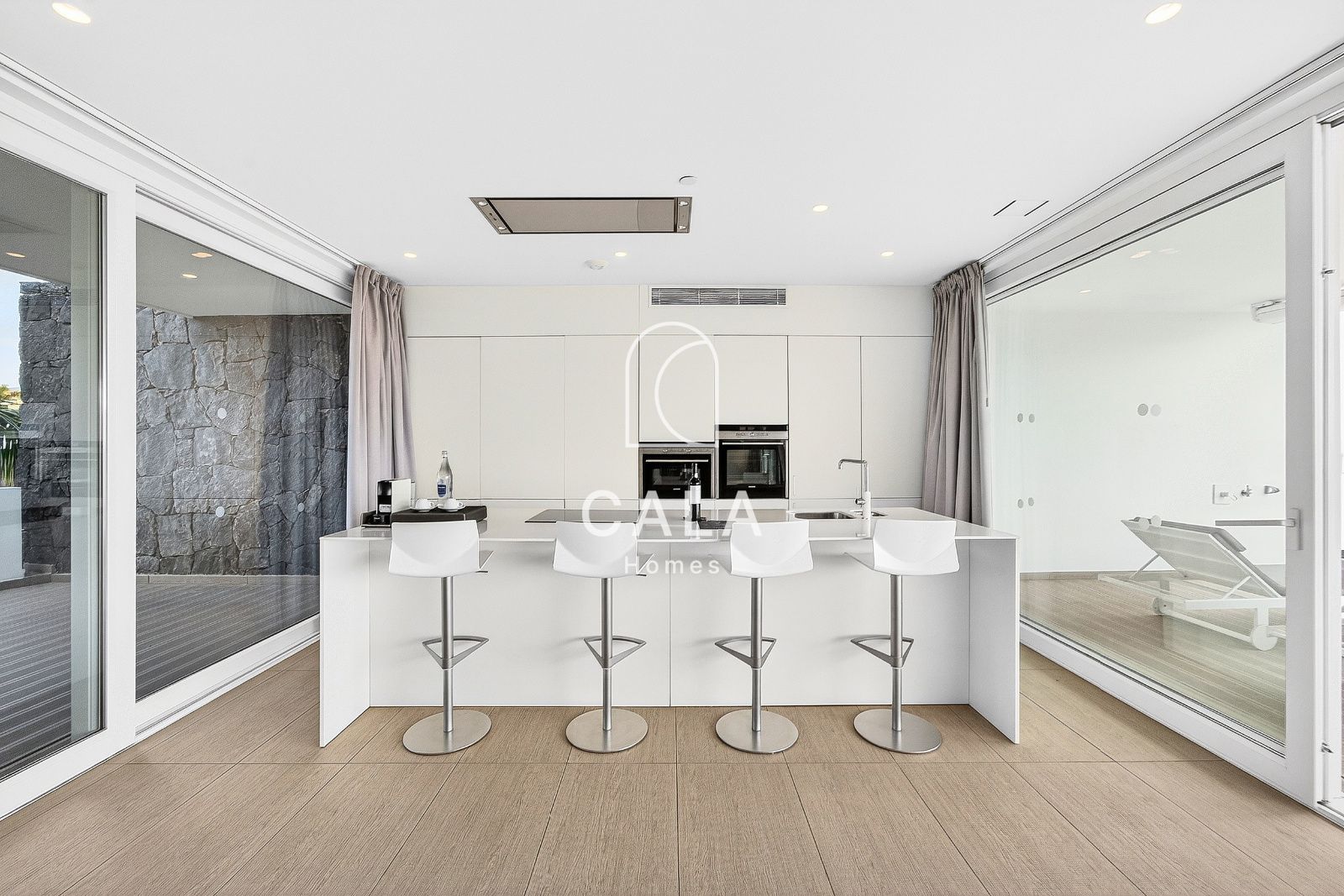 Exclusive Luxury Apartment with Sea Views in Baobab Suites