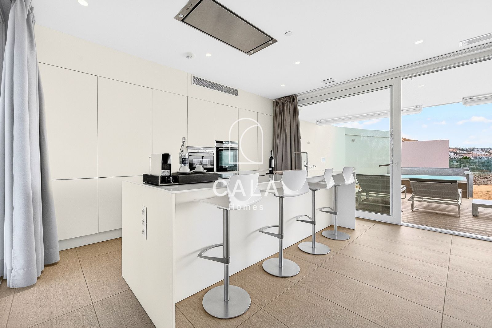 Exclusive Luxury Apartment with Sea Views in Baobab Suites