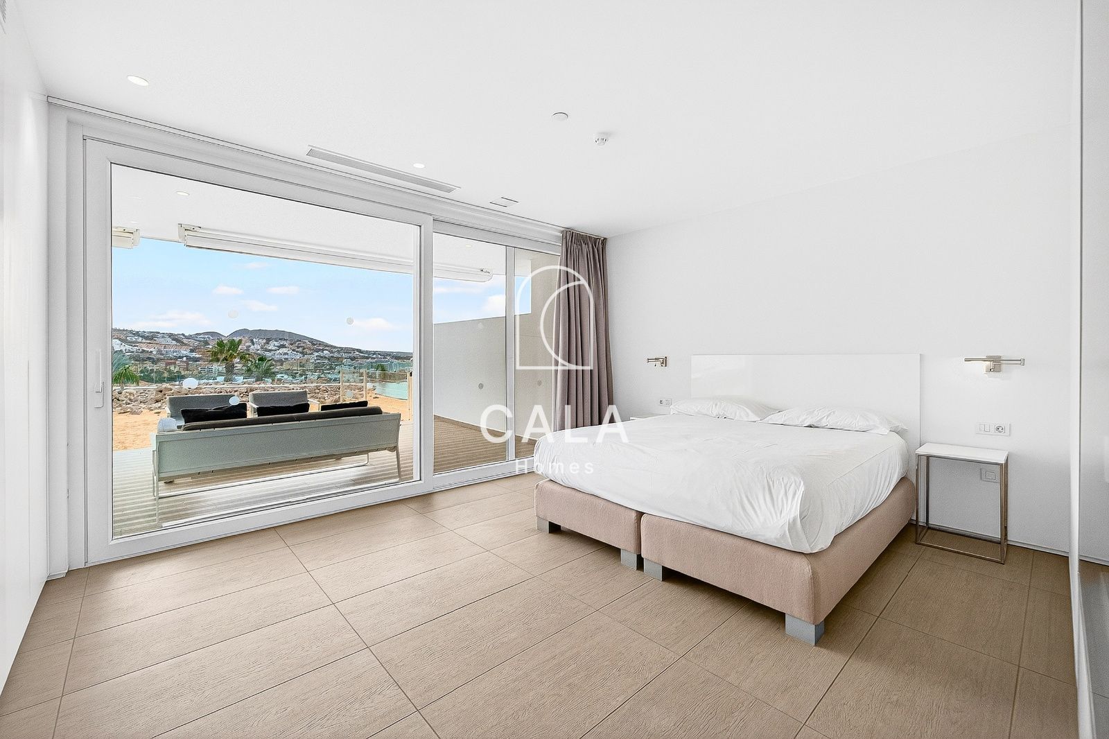 Exclusive Luxury Apartment with Sea Views in Baobab Suites