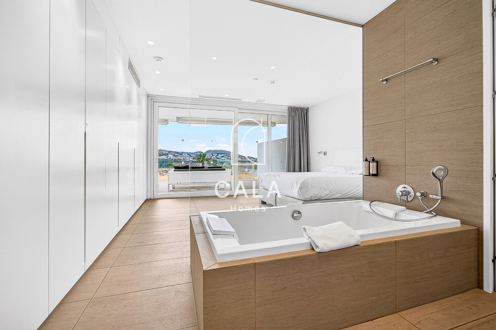 Exclusive Luxury Apartment with Sea Views in Baobab Suites