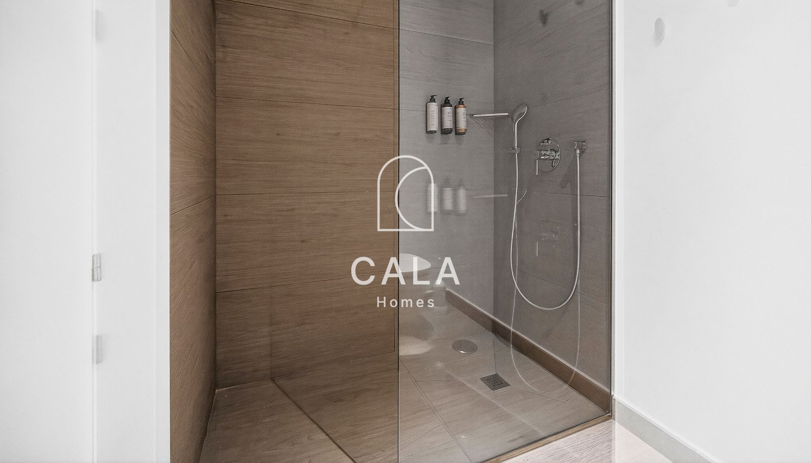 Exclusive Luxury Apartment with Sea Views in Baobab Suites