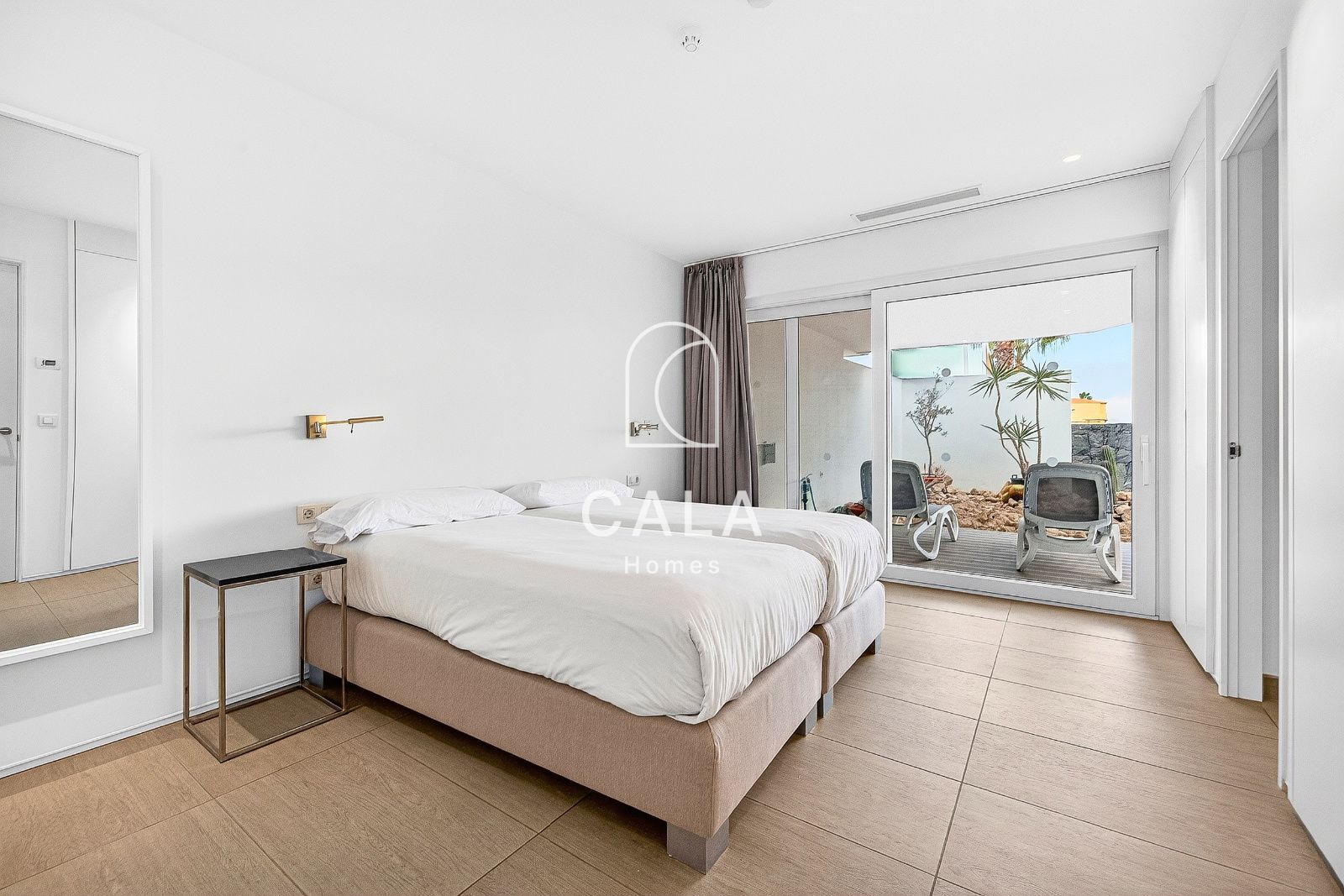 Exclusive Luxury Apartment with Sea Views in Baobab Suites